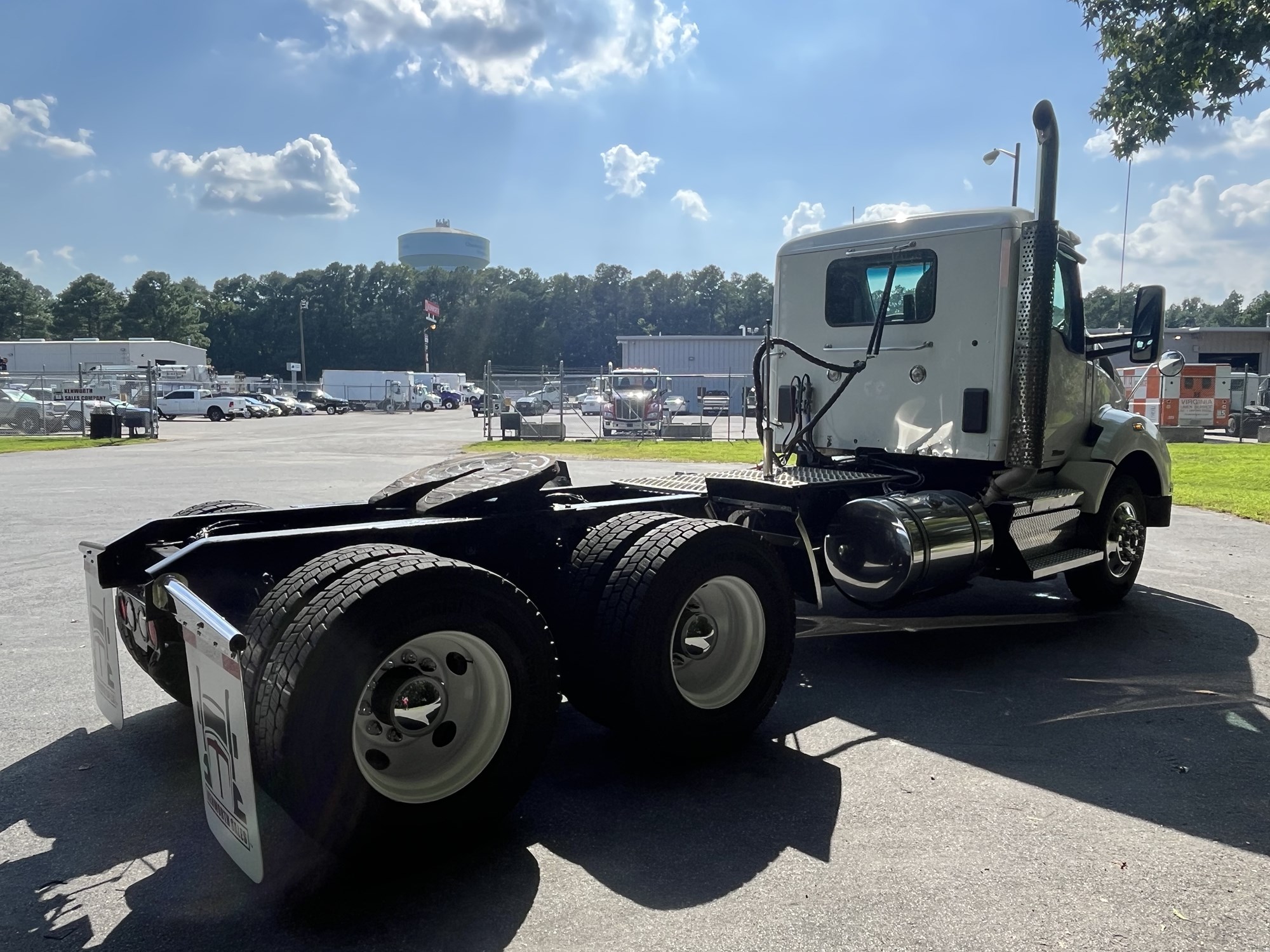2020 Kenworth T880 - image 4 of 6