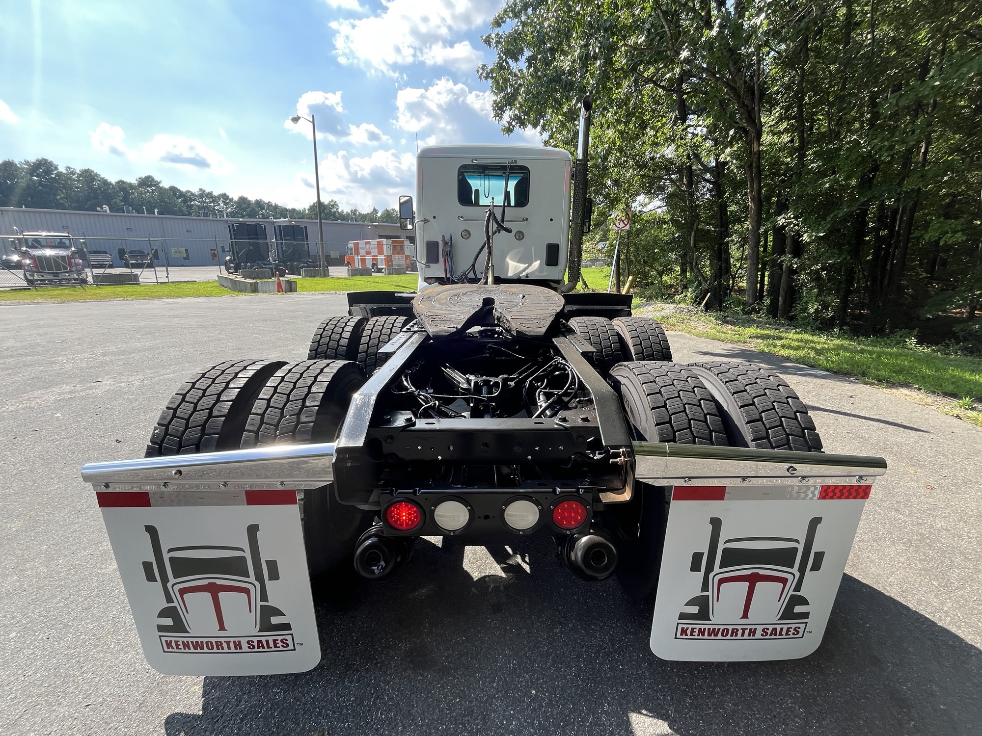 2020 Kenworth T880 - image 5 of 6