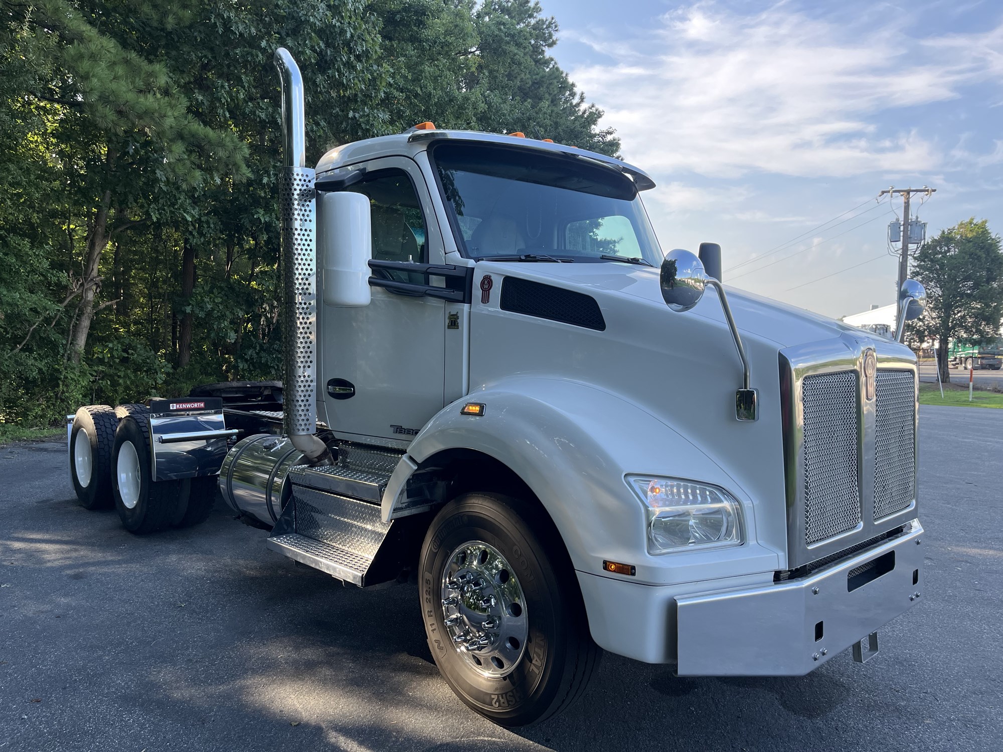 2020 Kenworth T880 - image 3 of 6