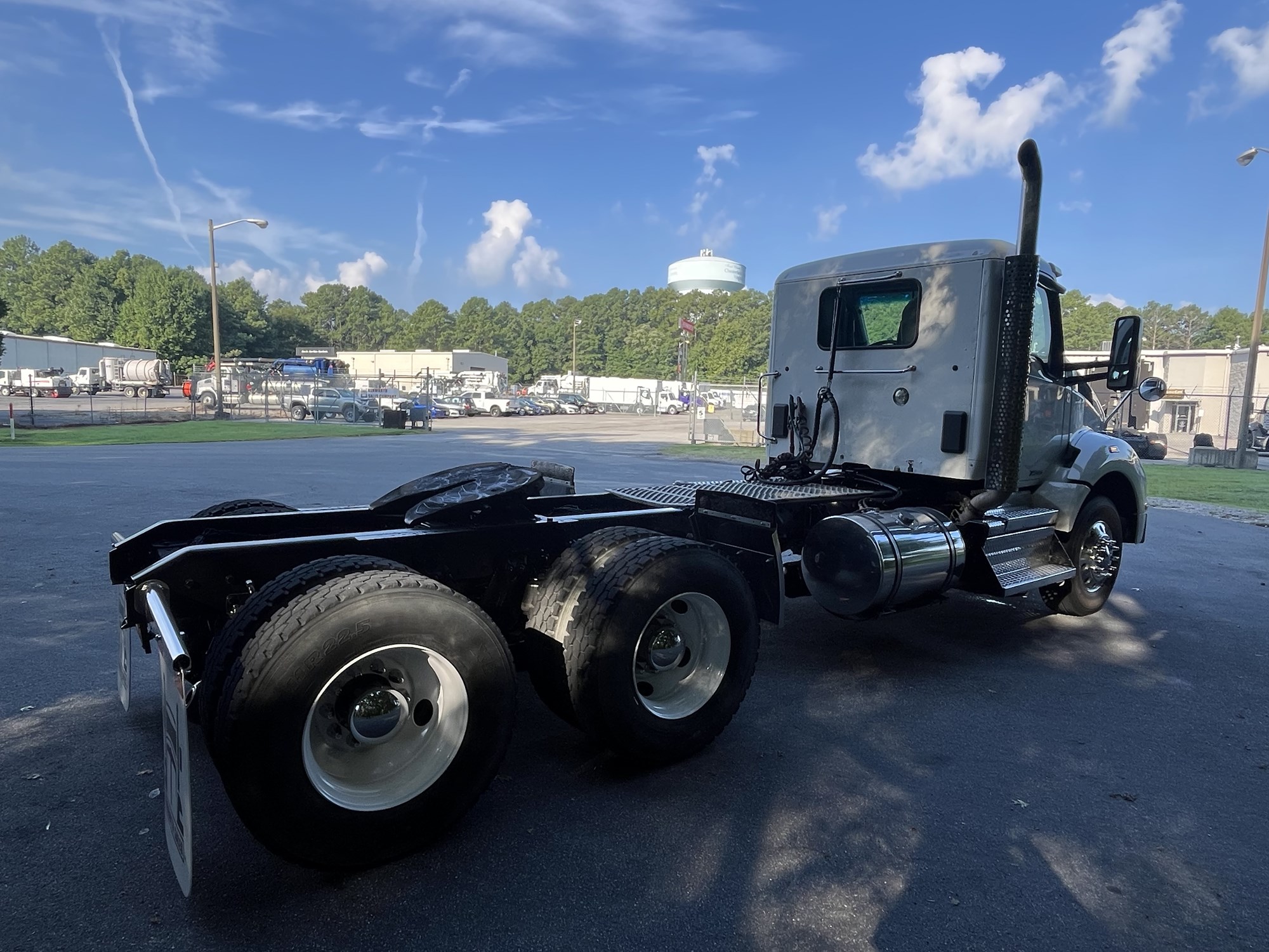 2020 Kenworth T880 - image 5 of 6