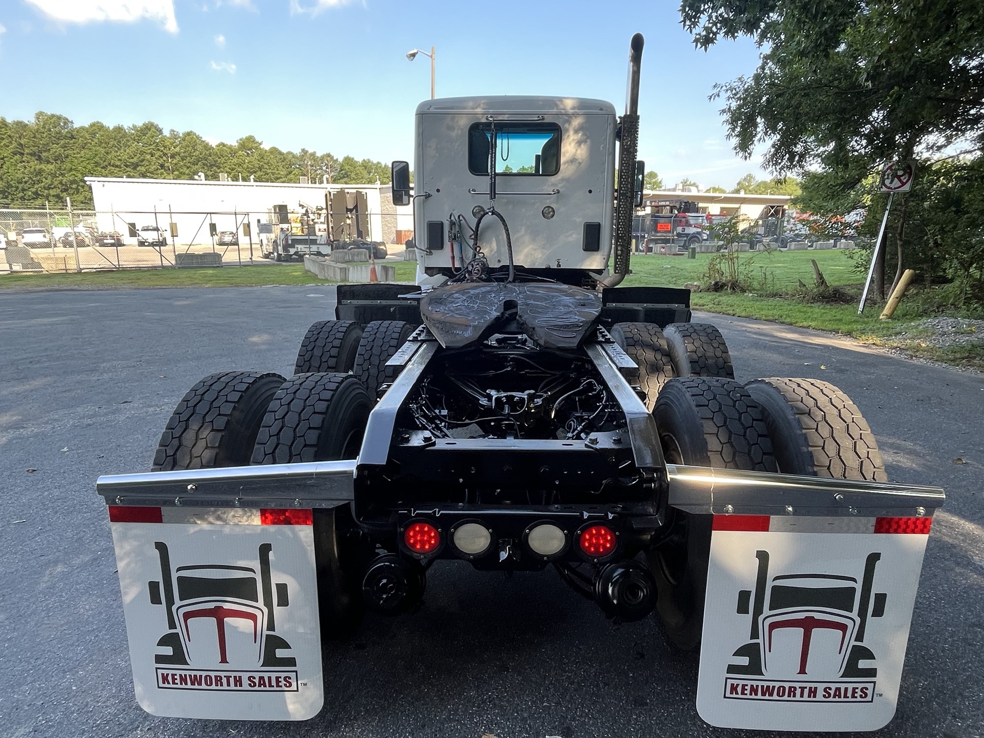 2020 Kenworth T880 - image 6 of 6