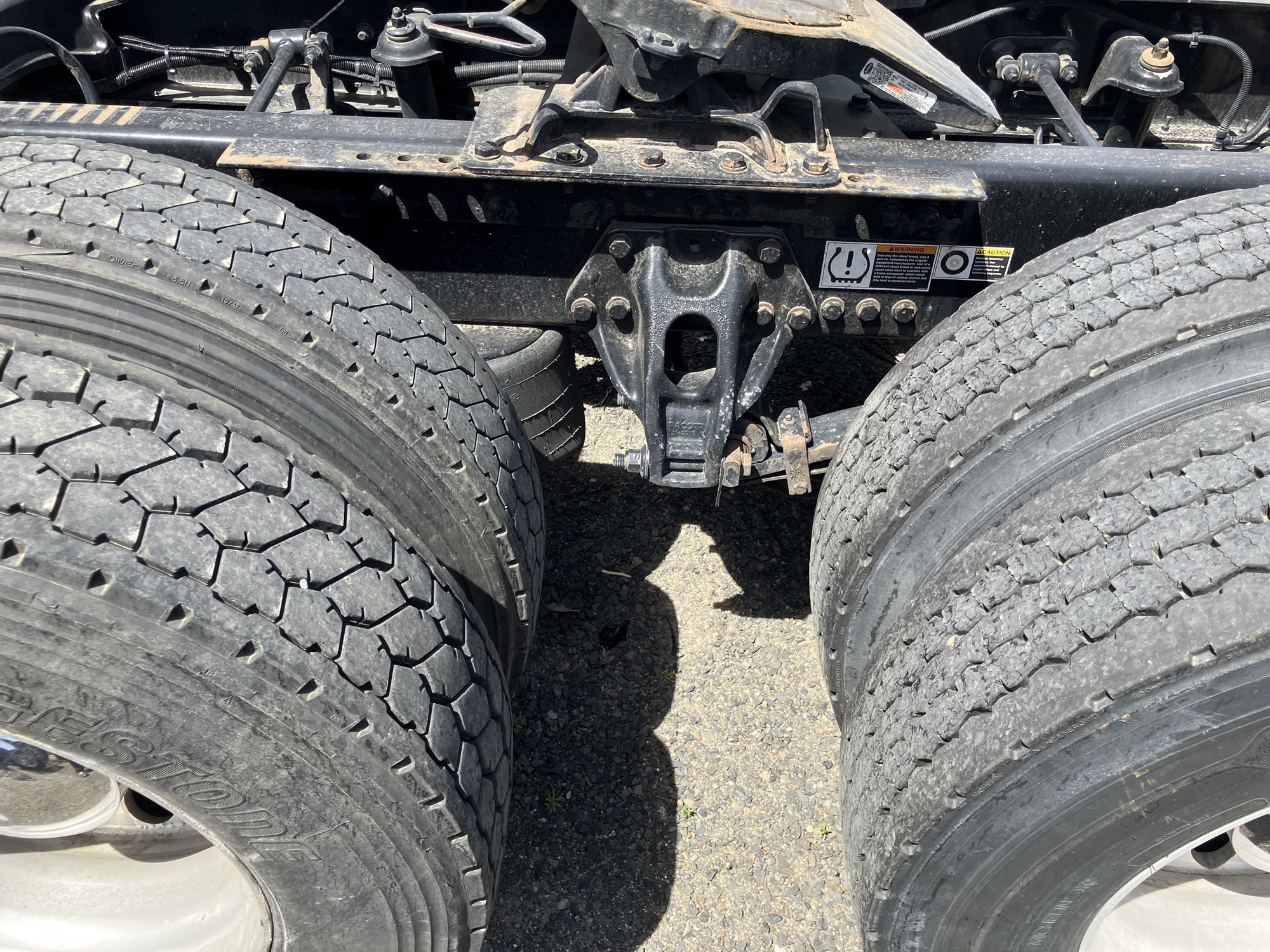 2021 Kenworth T680 - image 3 of 6