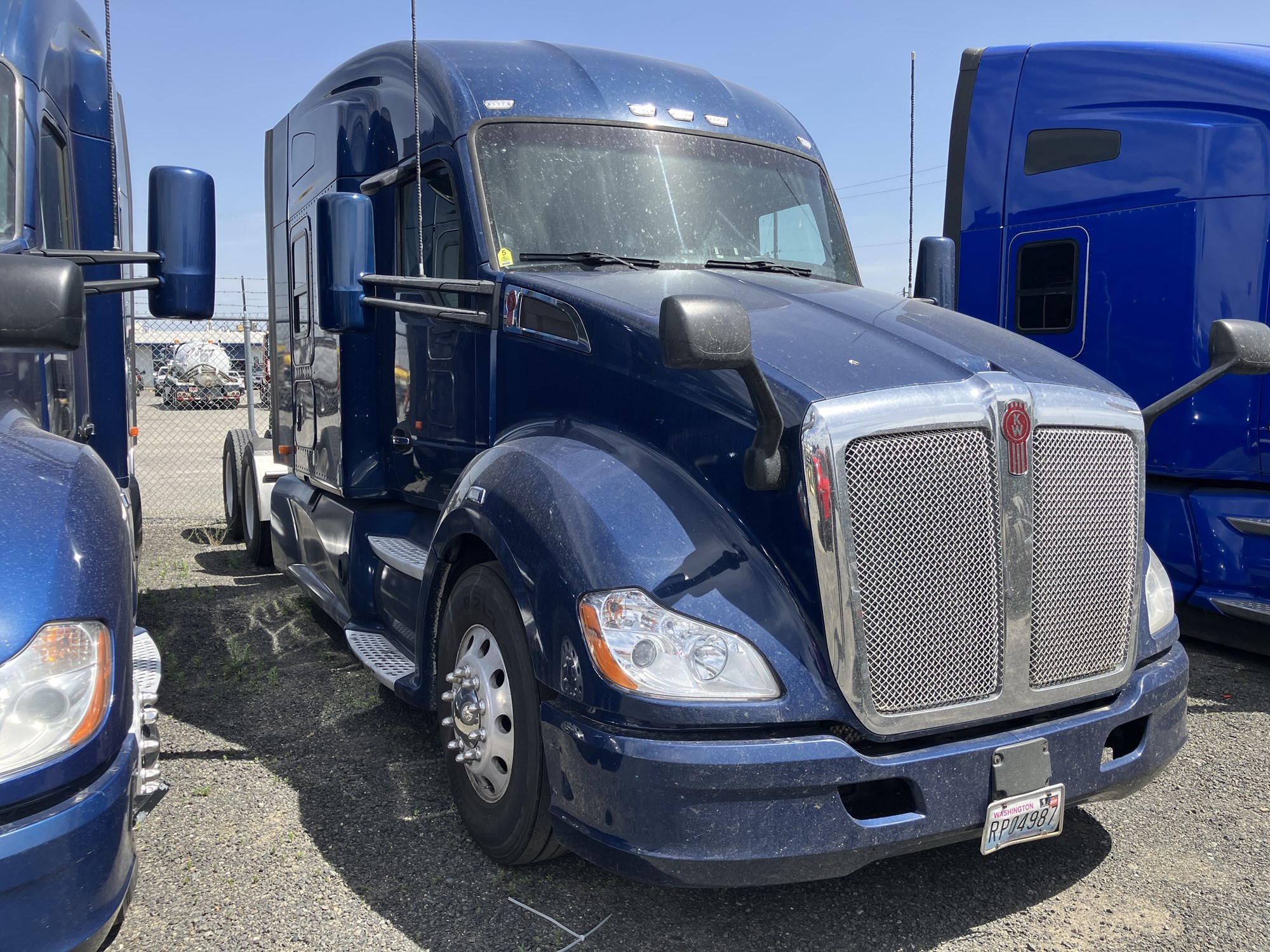 2021 Kenworth T680 - image 4 of 6
