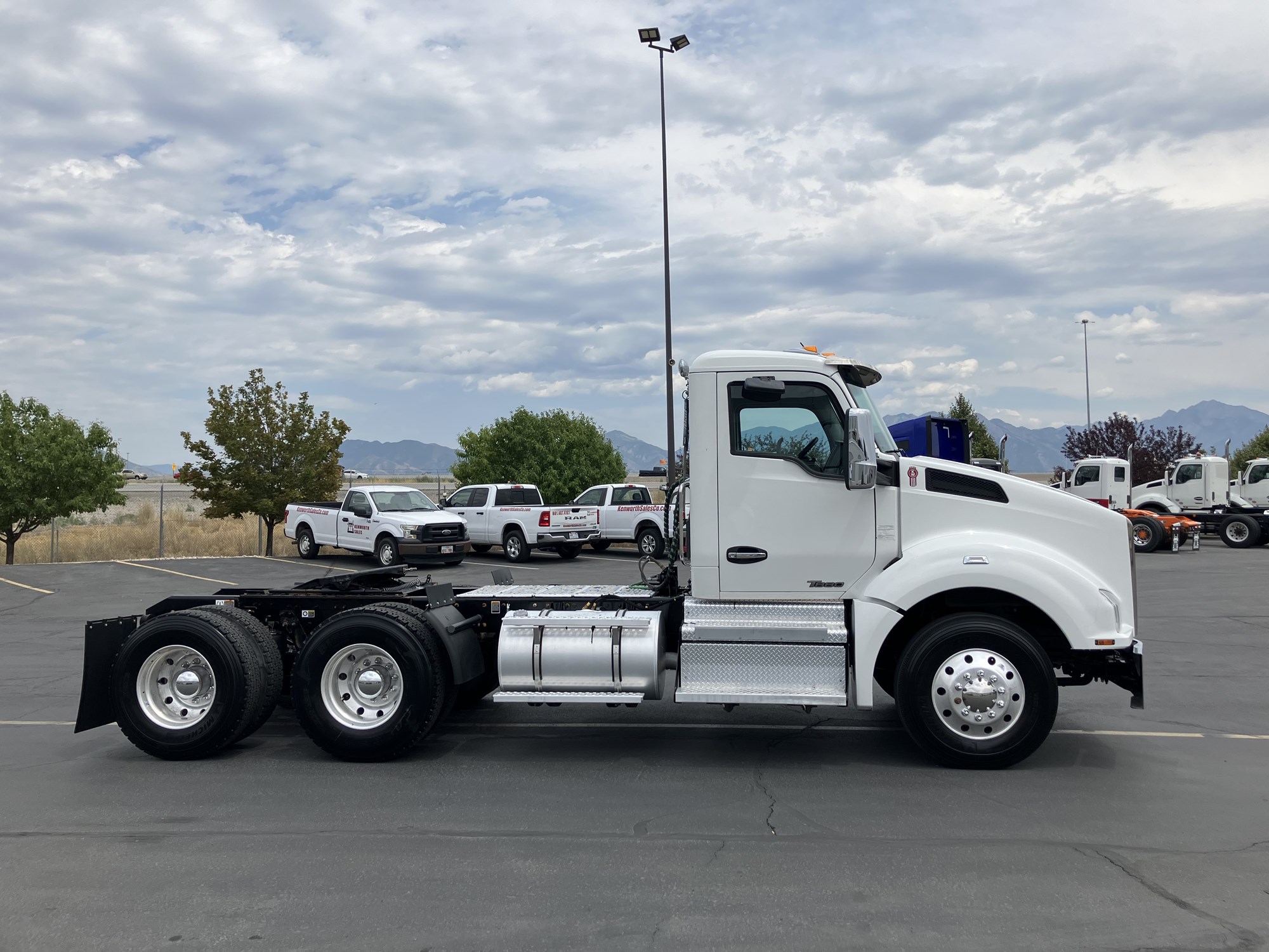 2021 Kenworth T880 - image 5 of 6