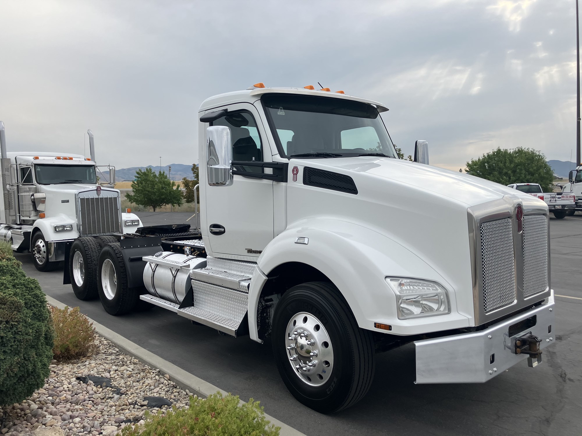 2021 Kenworth T880 - image 4 of 6