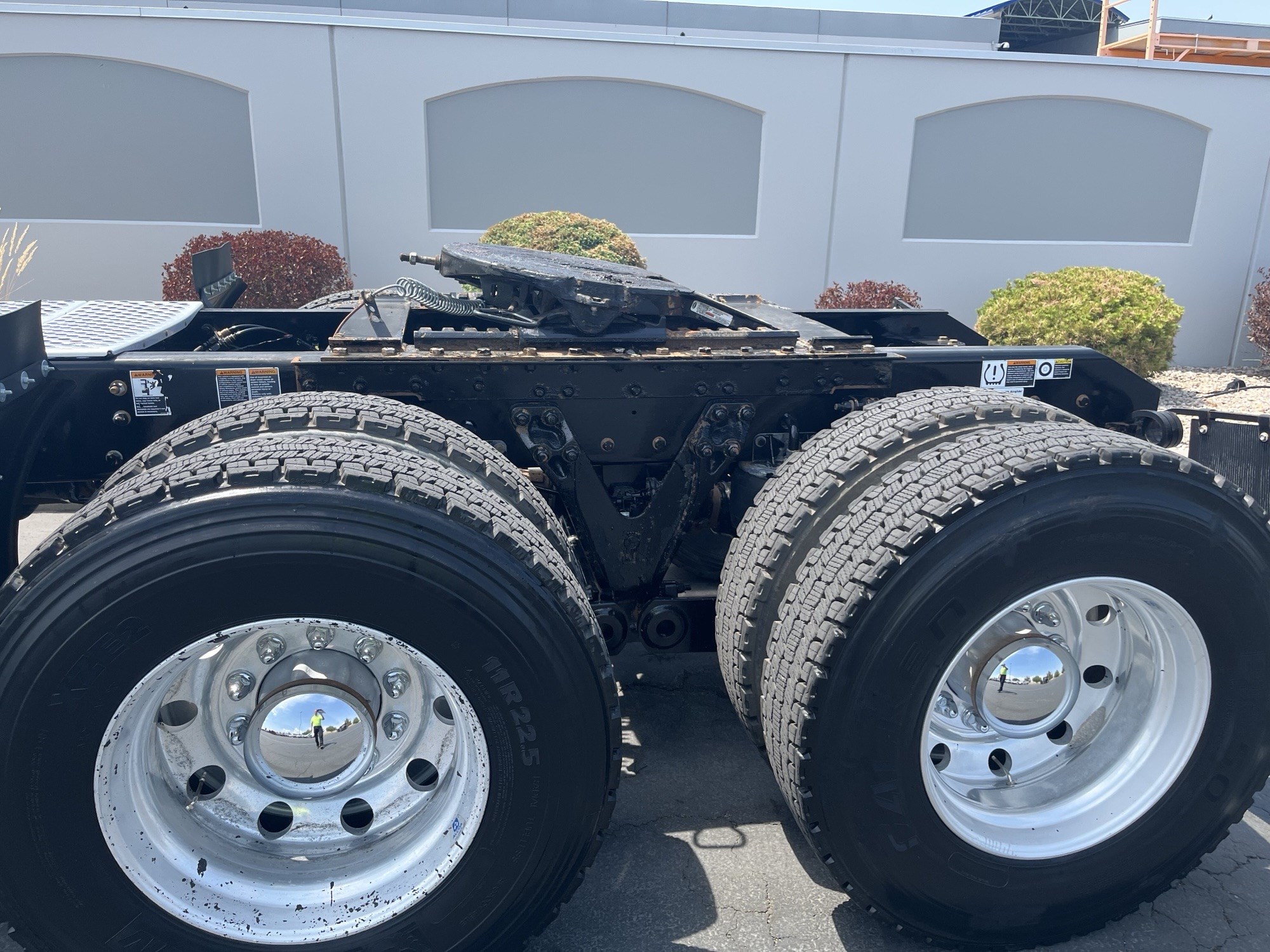 2020 Kenworth T880 - image 4 of 6