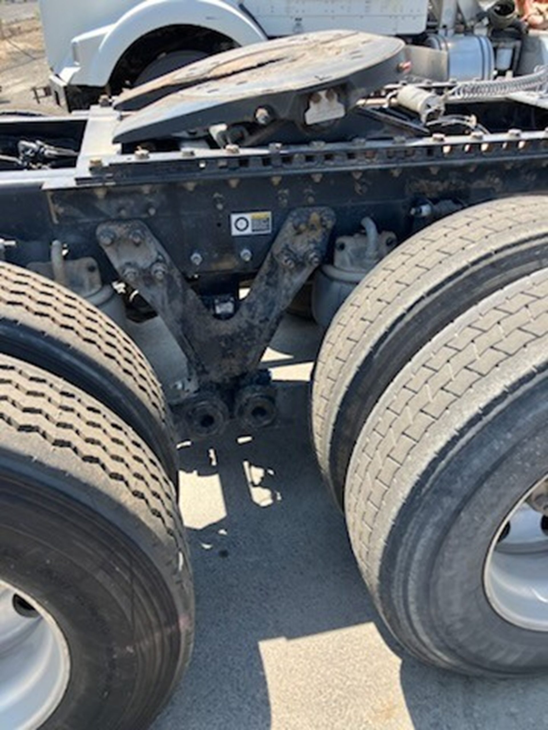 2021 Kenworth T880 - image 3 of 6