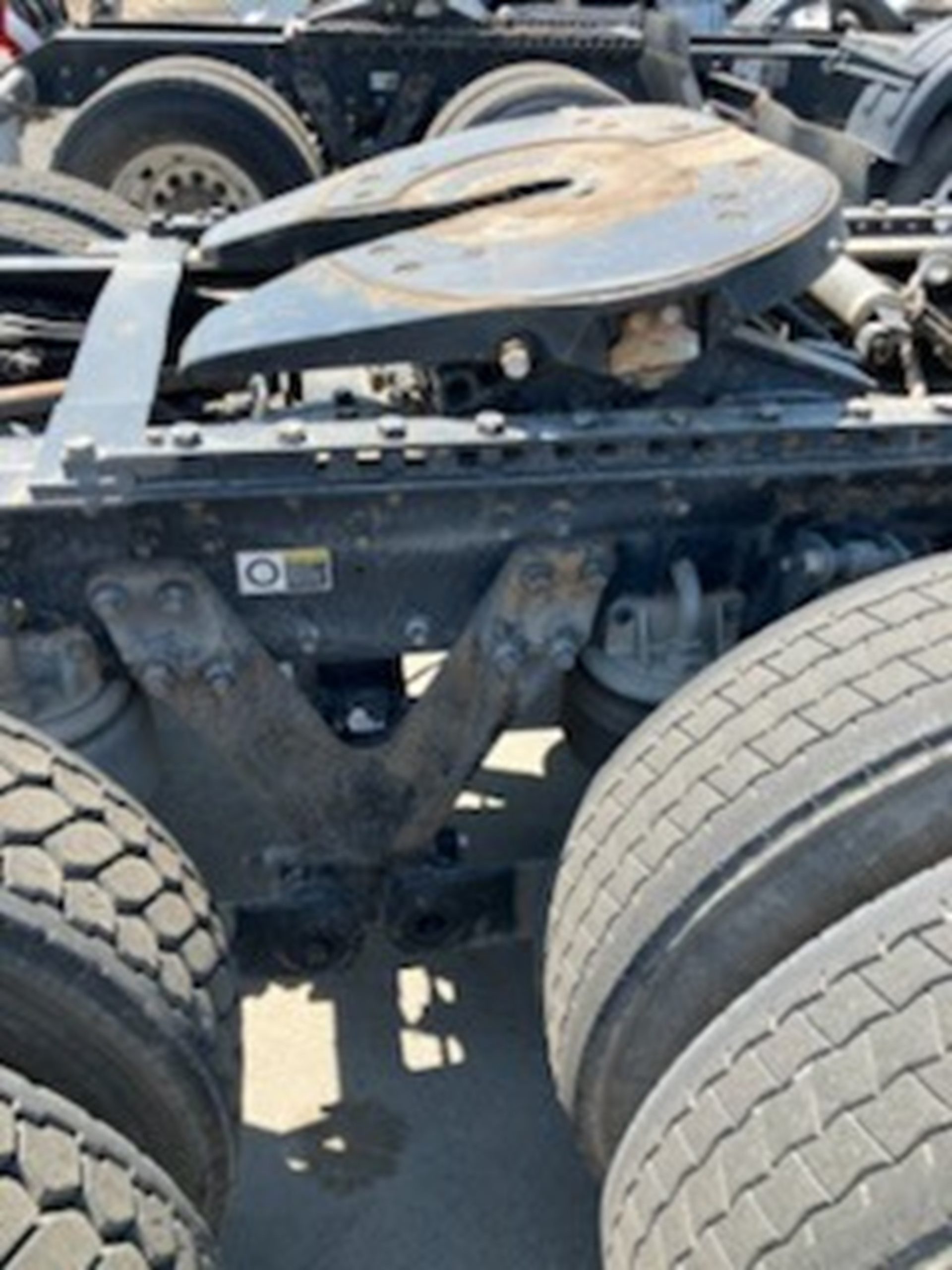 2021 Kenworth T880 - image 3 of 6