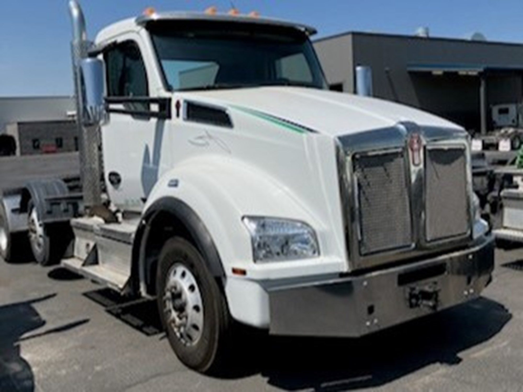 2021 Kenworth T880 - image 4 of 6