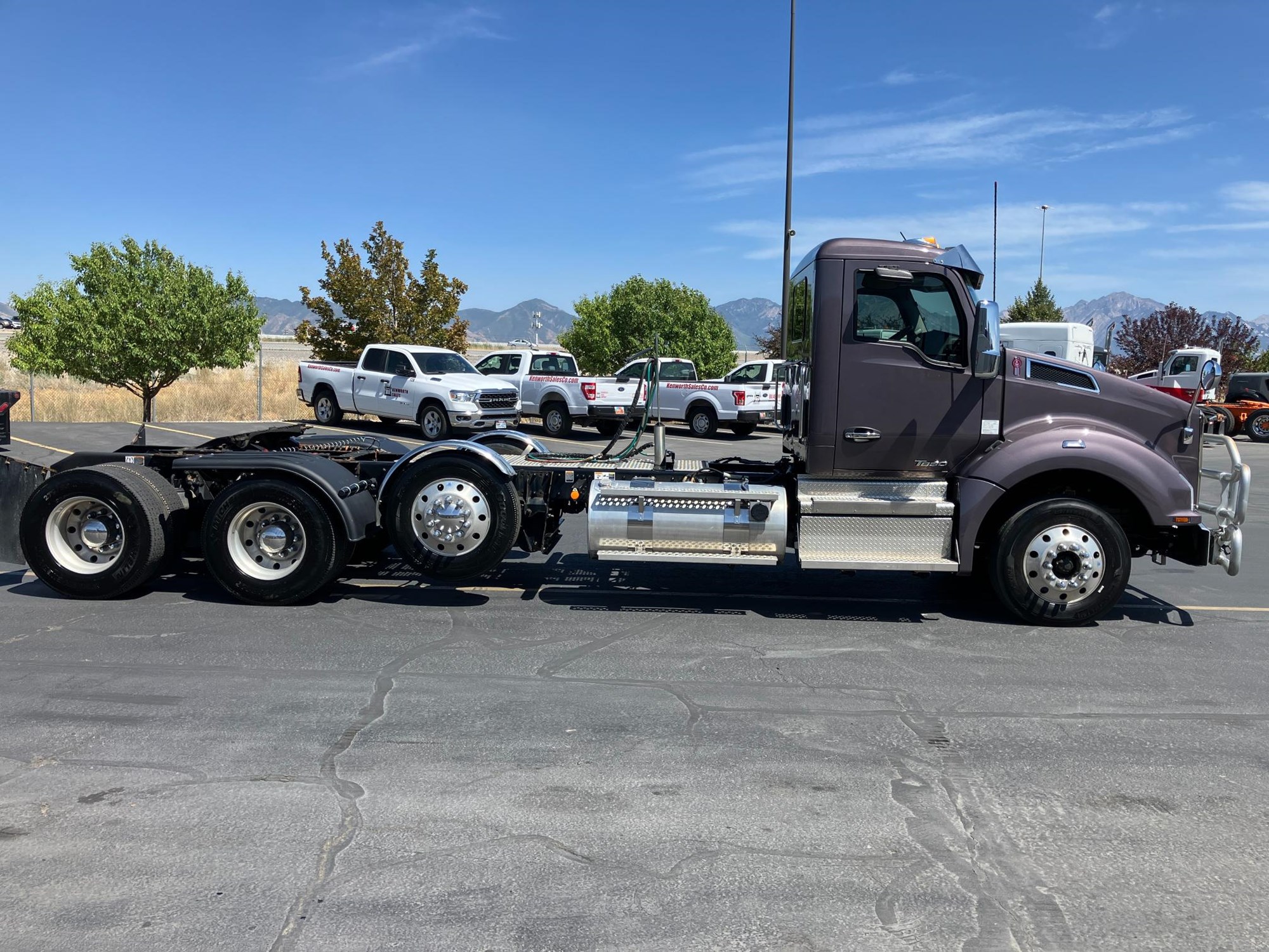2021 Kenworth T880 - image 4 of 6