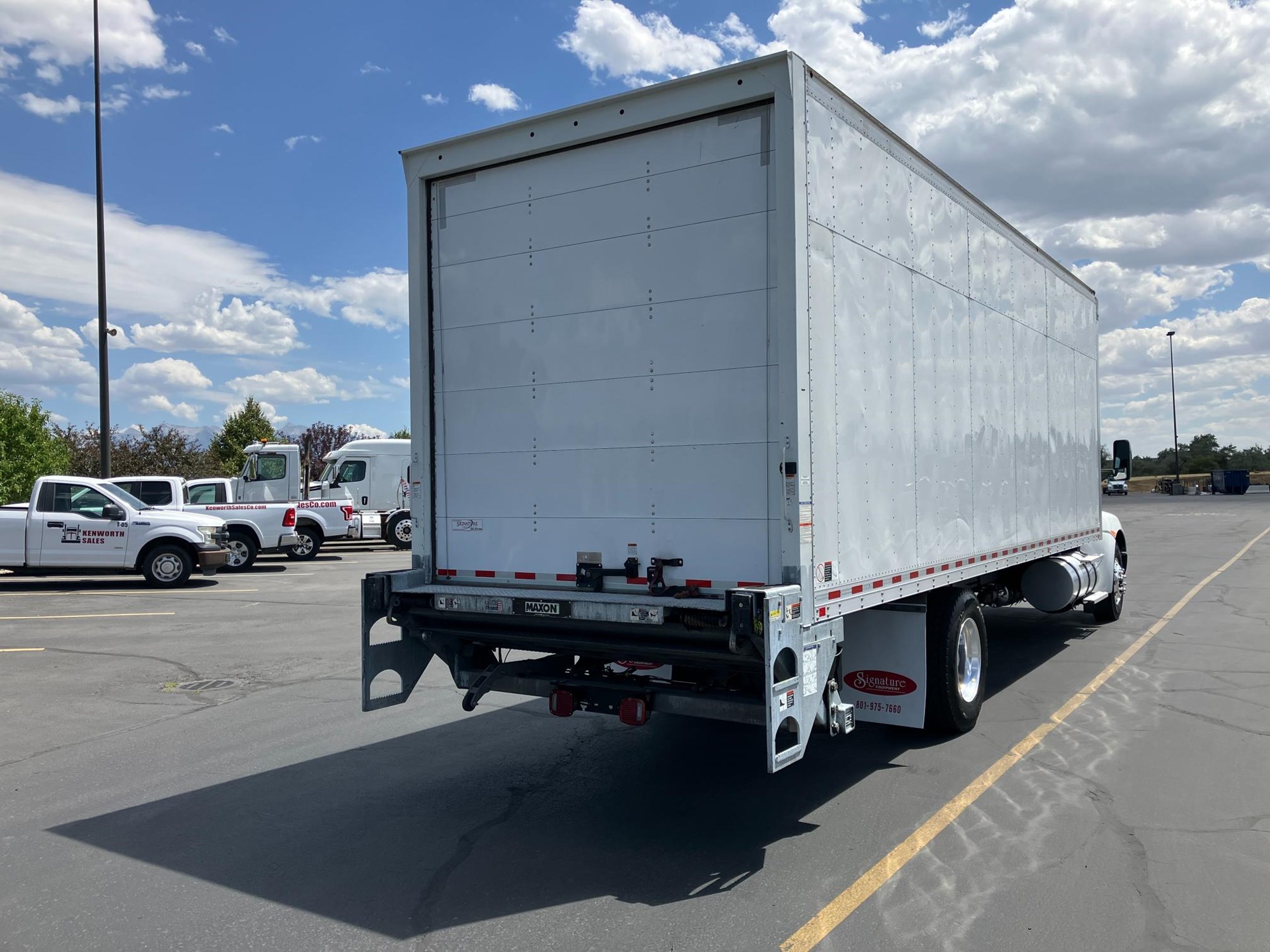 2021 Kenworth T270 - image 5 of 6