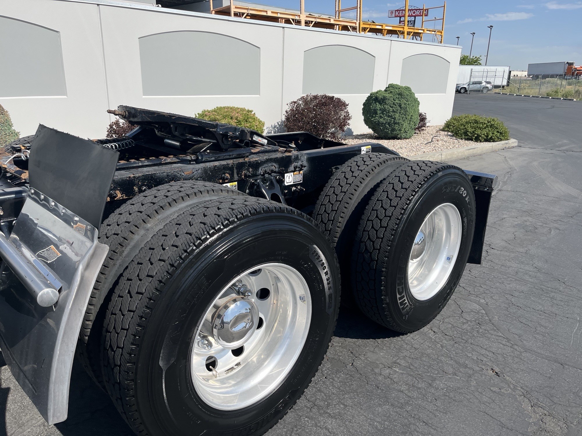 2022 Peterbilt 567 - image 4 of 6