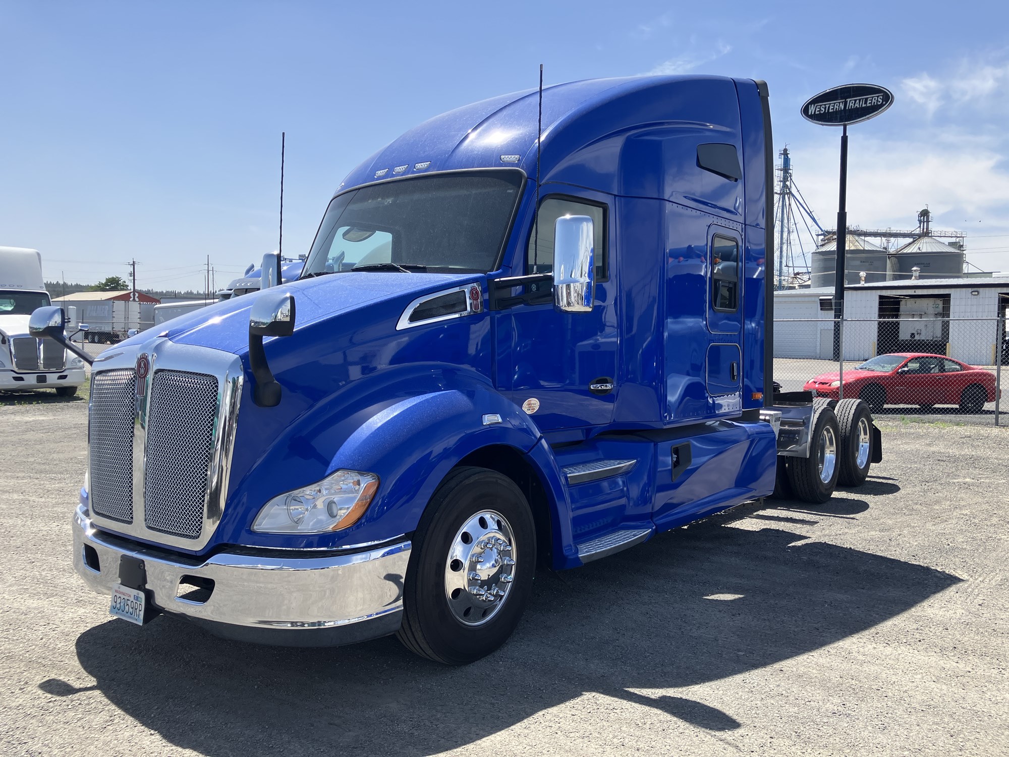 2022 Kenworth T680 2022 Kenworth T680 - image 2 of 6