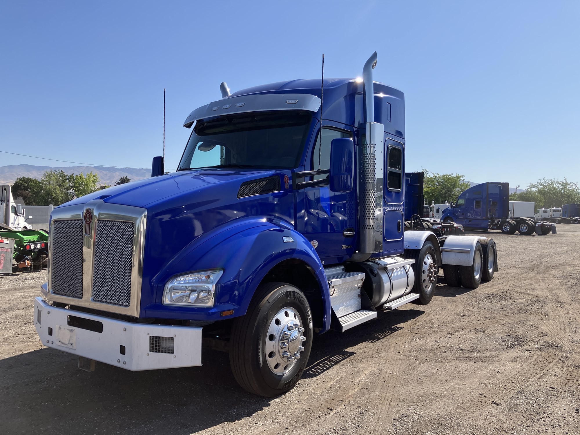 2022 Kenworth T880 - image 1 of 6