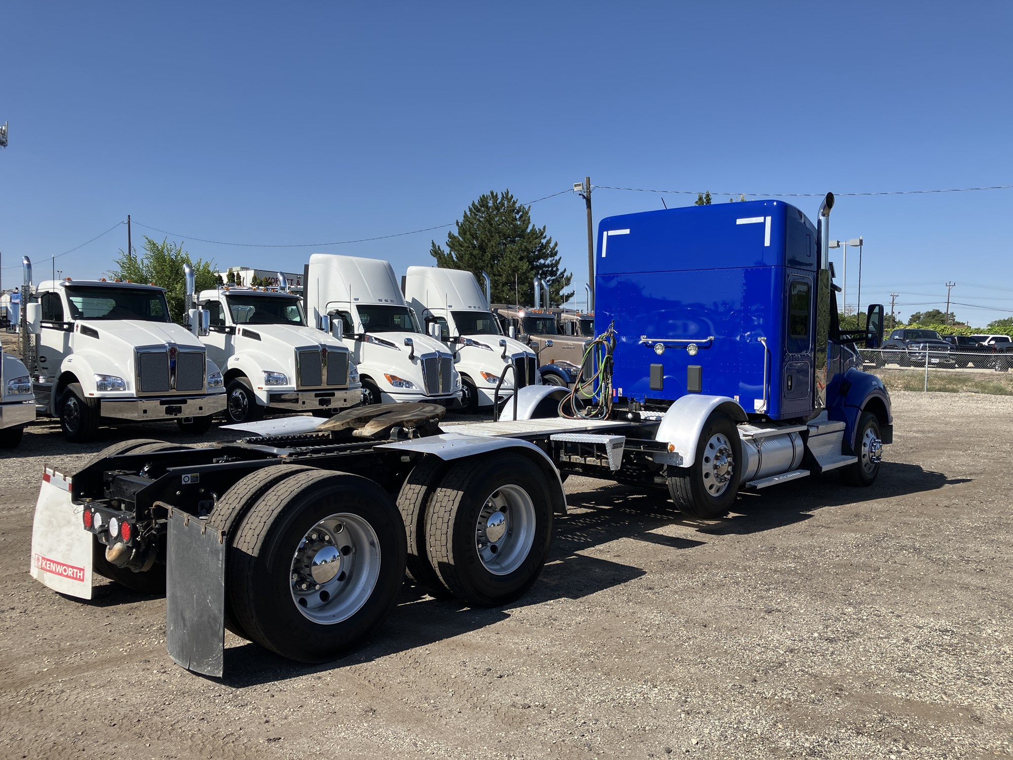 2022 Kenworth T880 - image 5 of 6