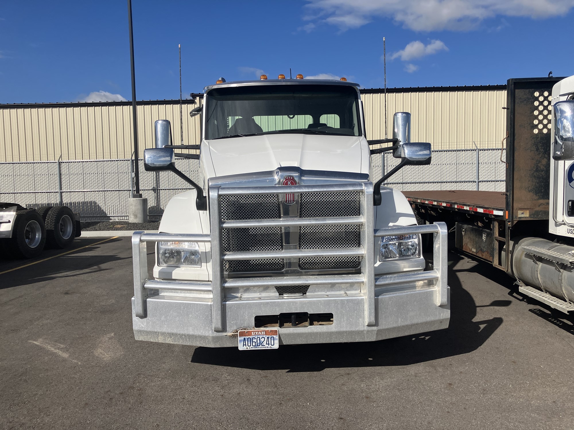 2023 Kenworth T880 - image 6 of 6