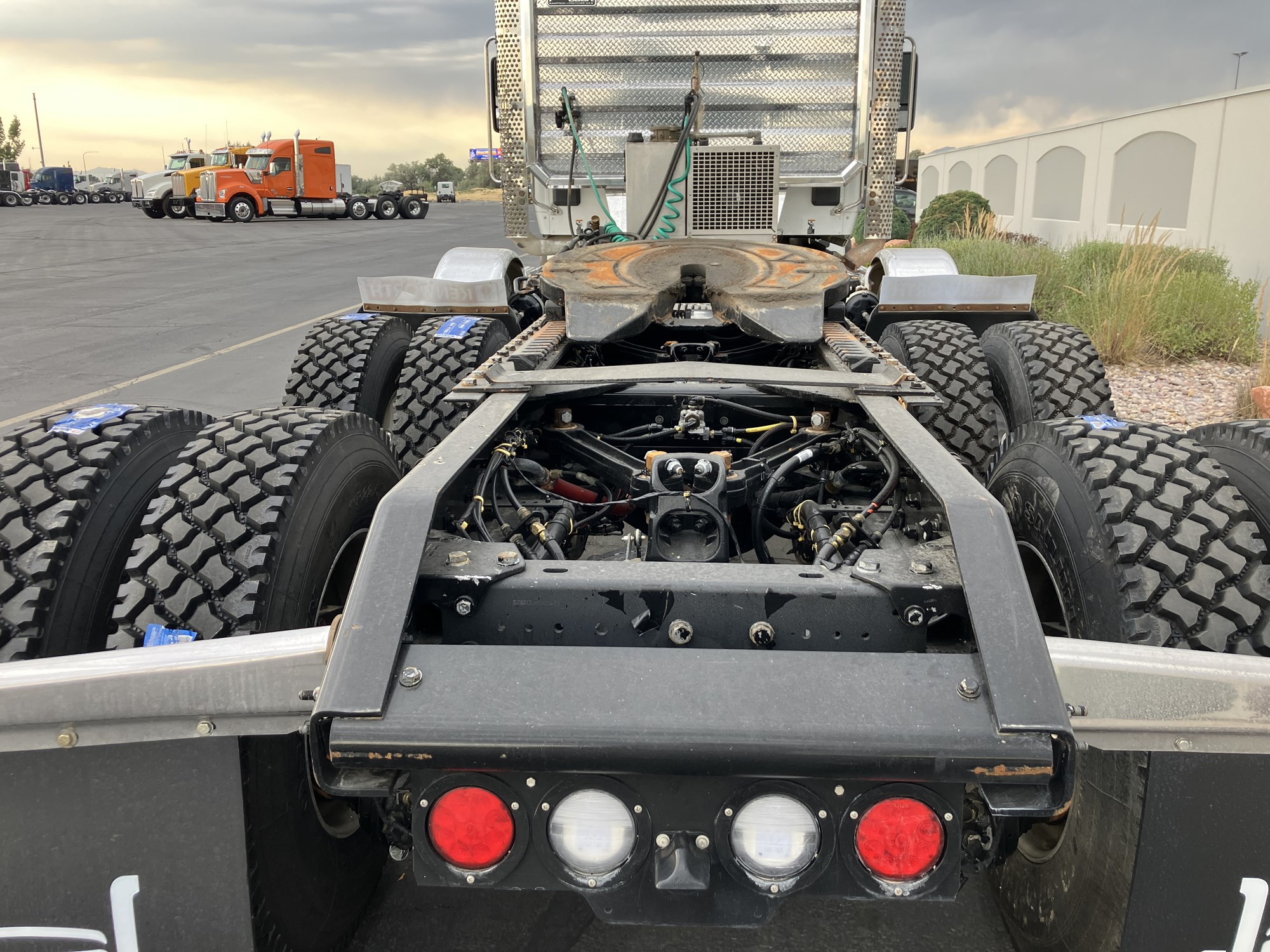 2024 Kenworth W990 - image 6 of 6