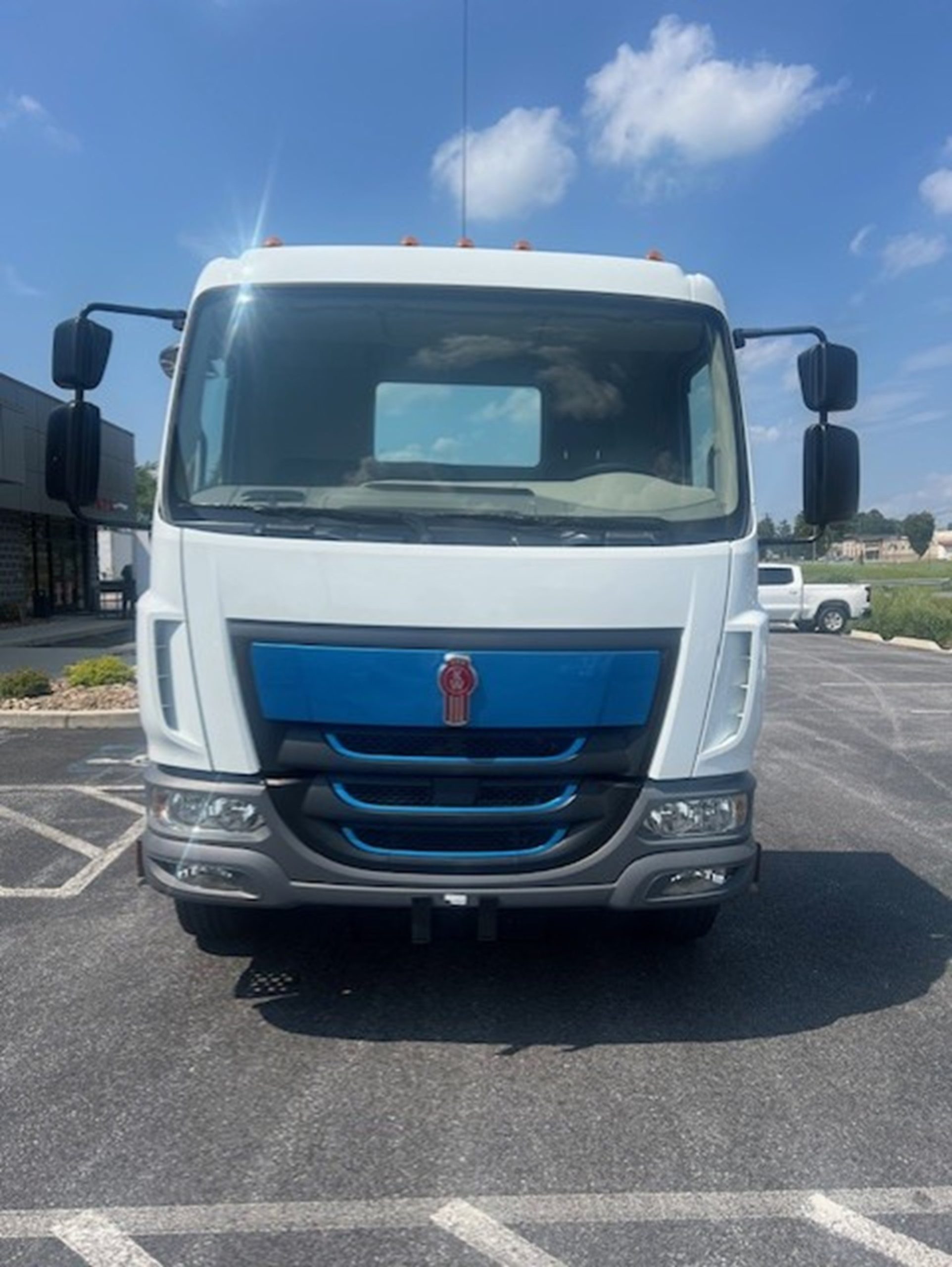 2026 Kenworth K270 - image 3 of 6