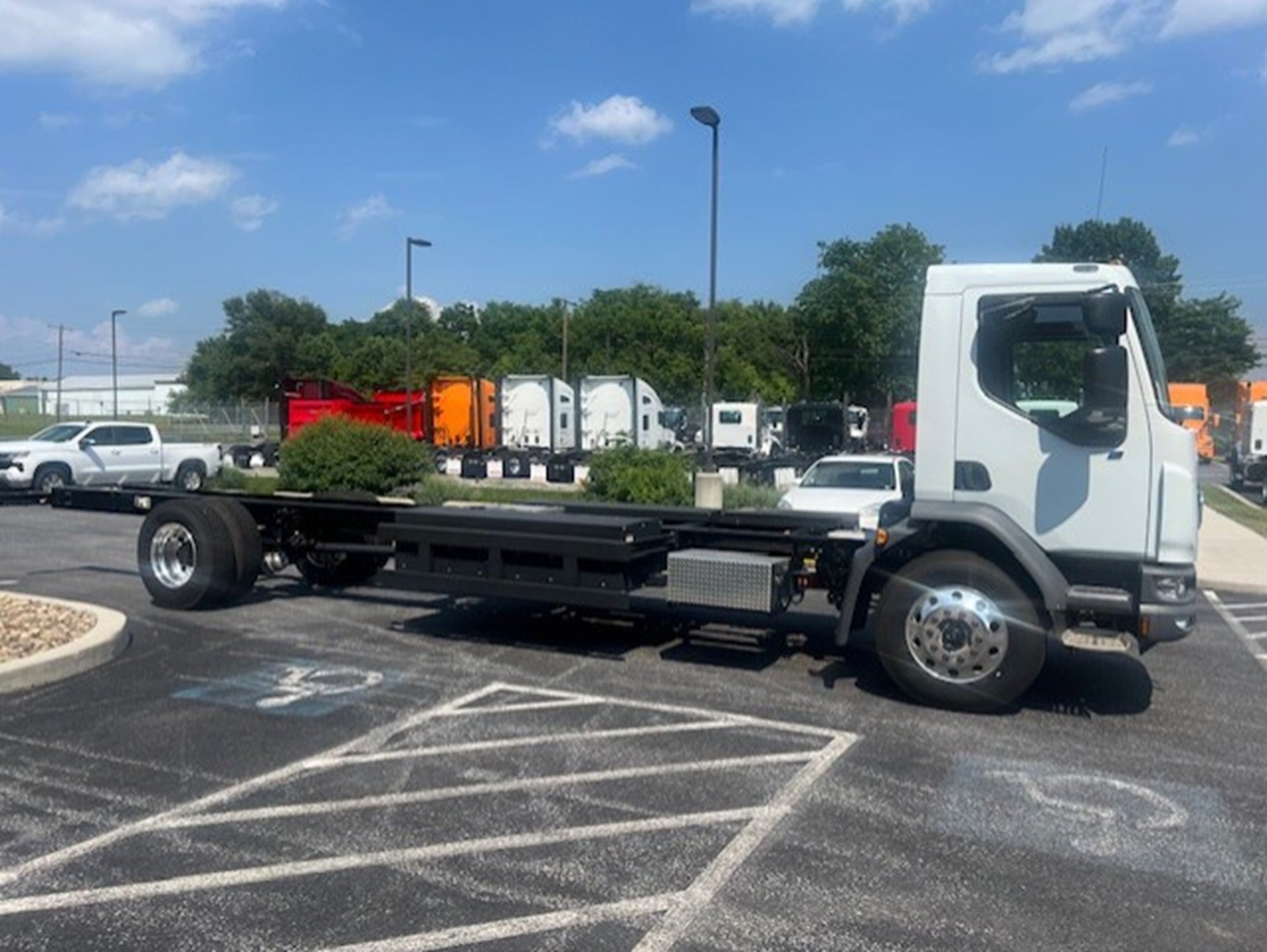 2026 Kenworth K270 - image 5 of 6
