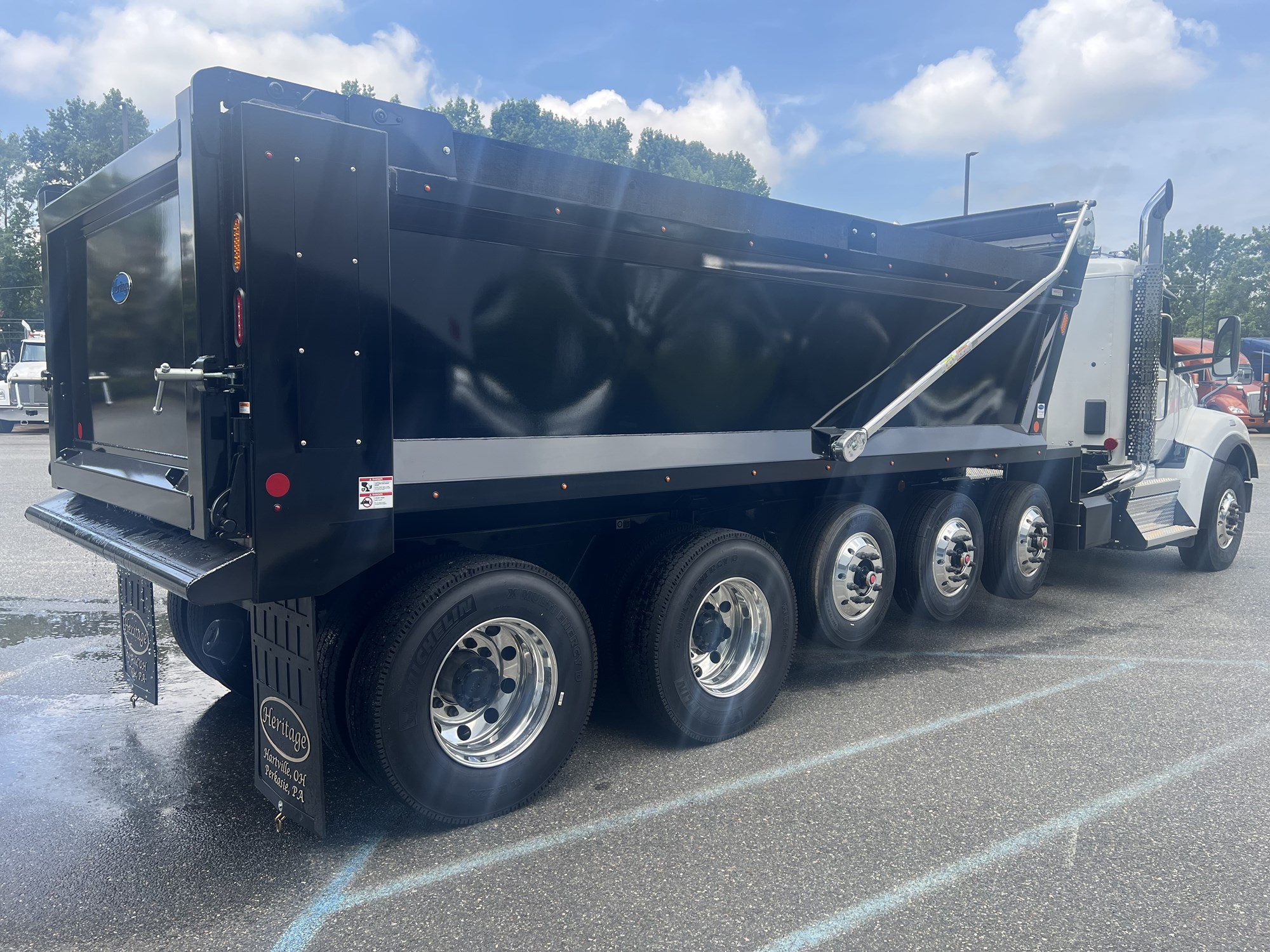 2026 Kenworth T880 - image 5 of 6