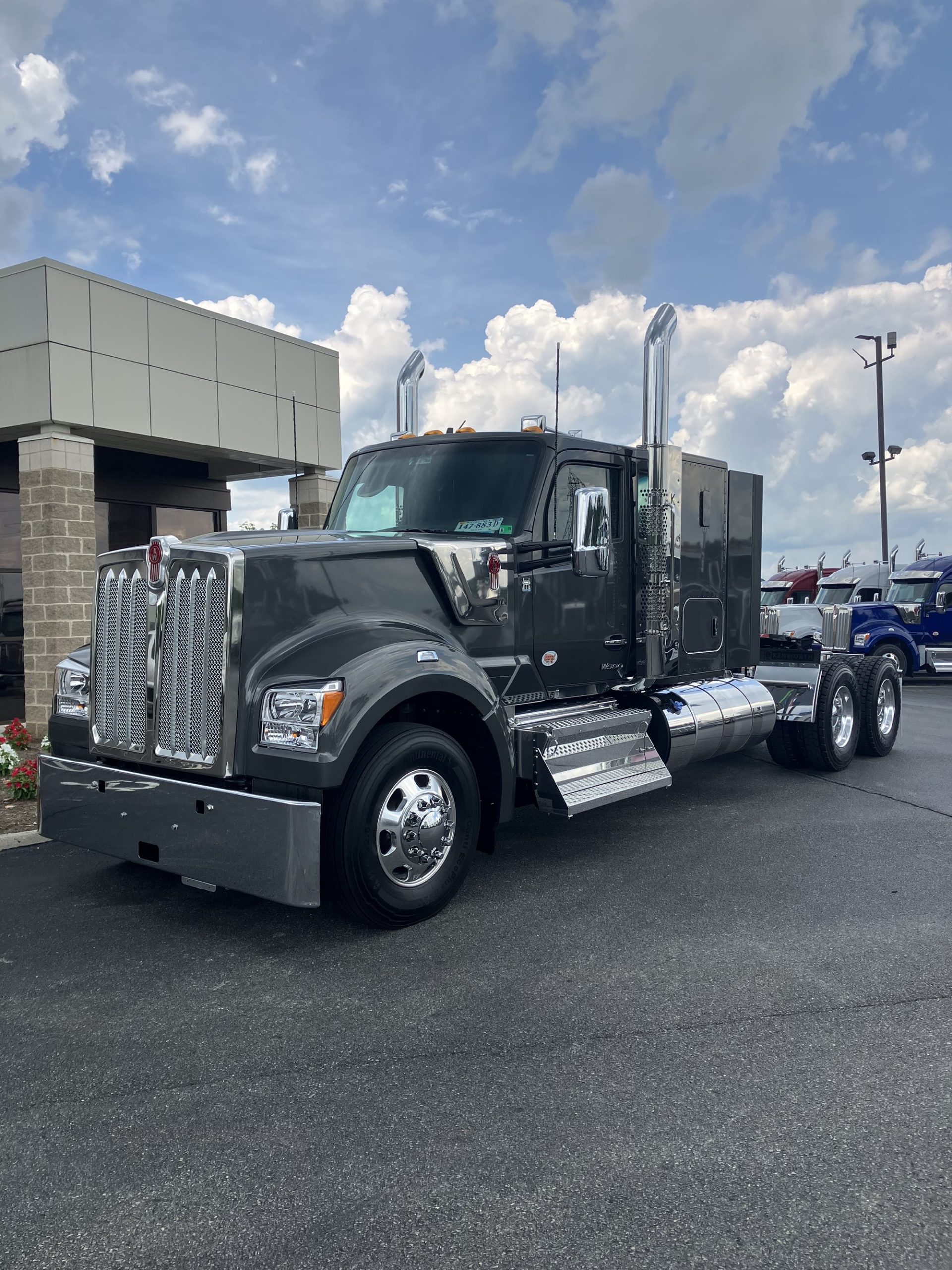 2026 Kenworth W990 - image 1 of 6