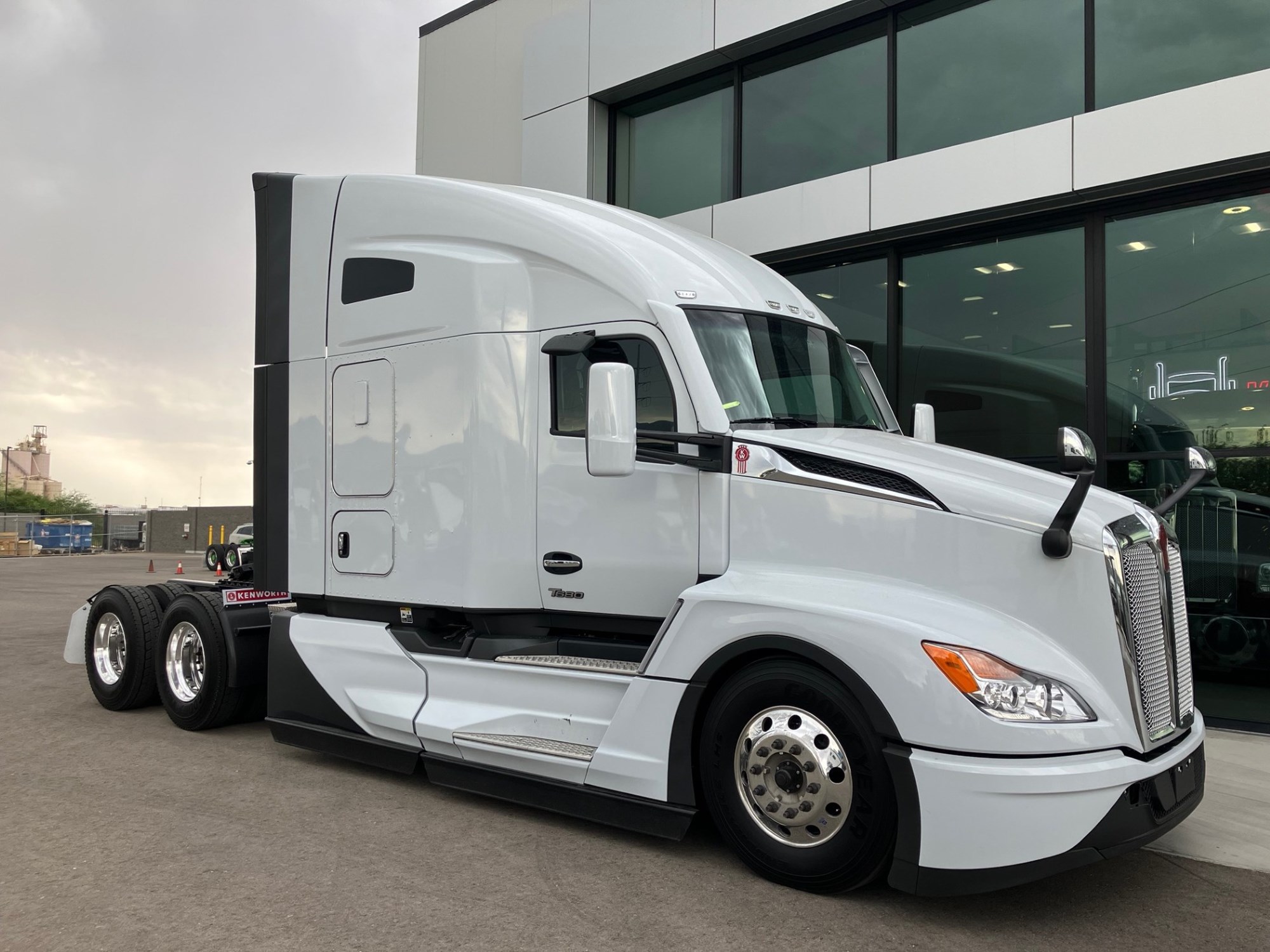 2026 Kenworth T680 Next Gen - image 1 of 6