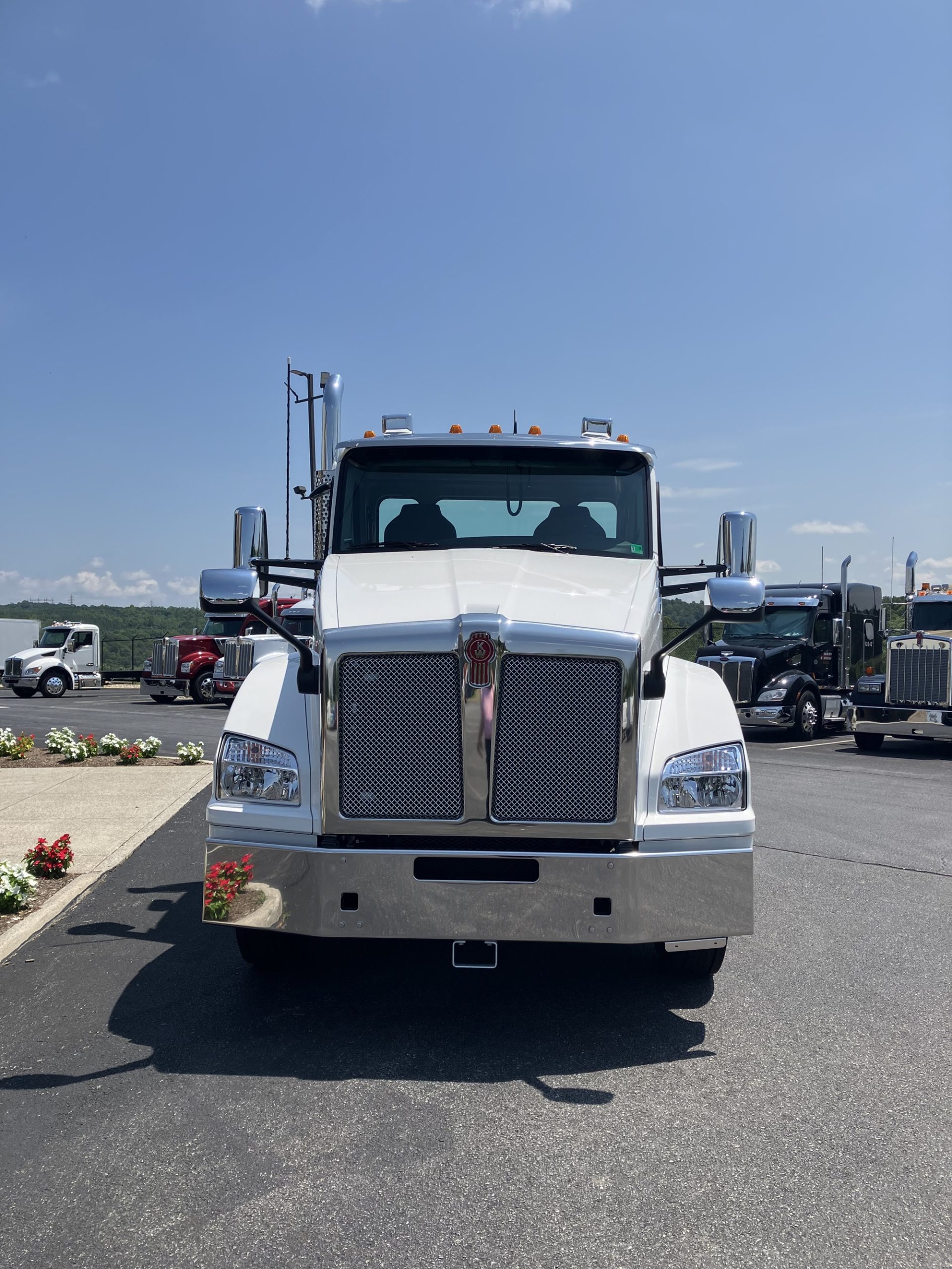 2026 Kenworth T880 - image 2