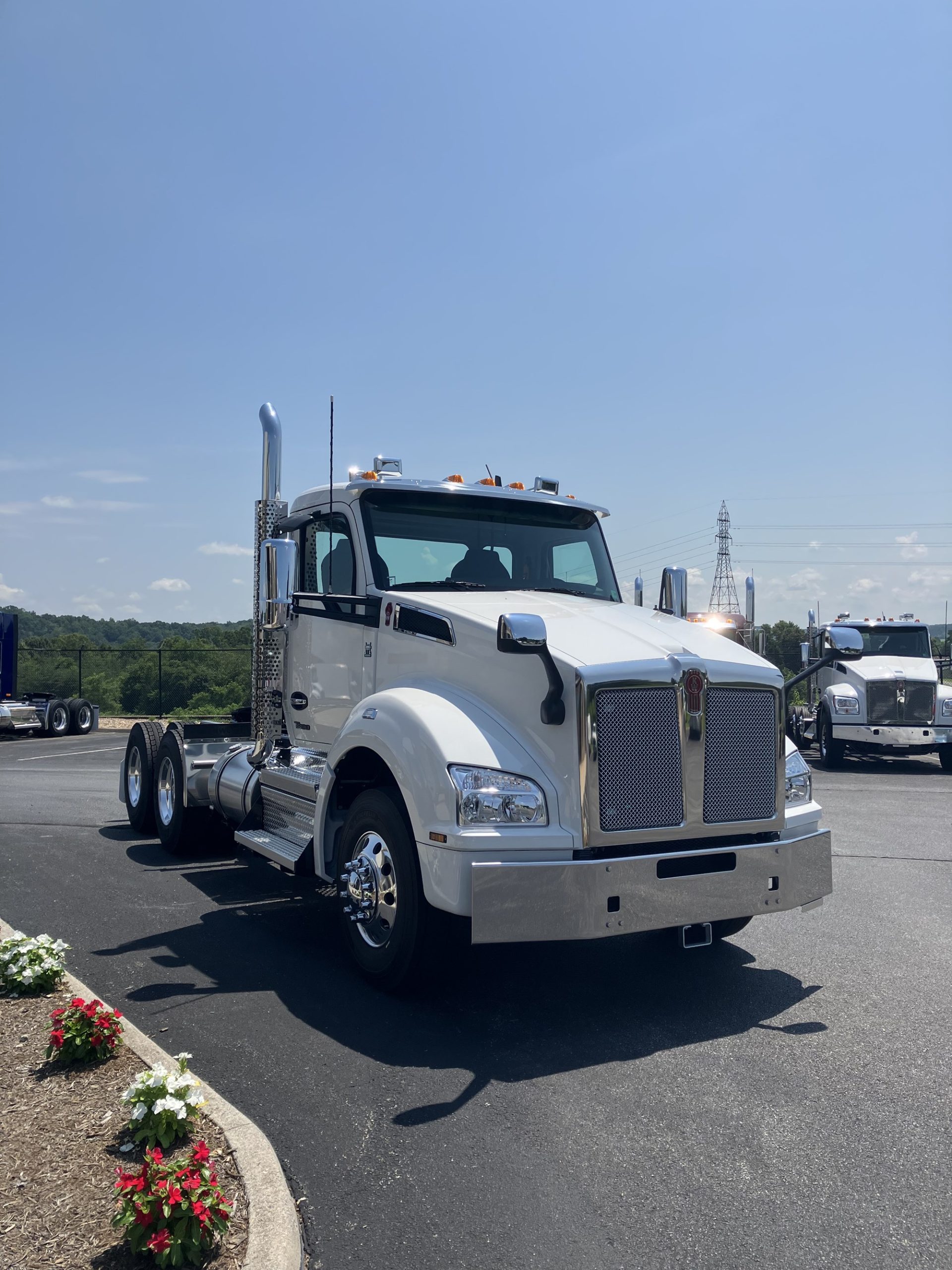 2026 Kenworth T880 - image 3