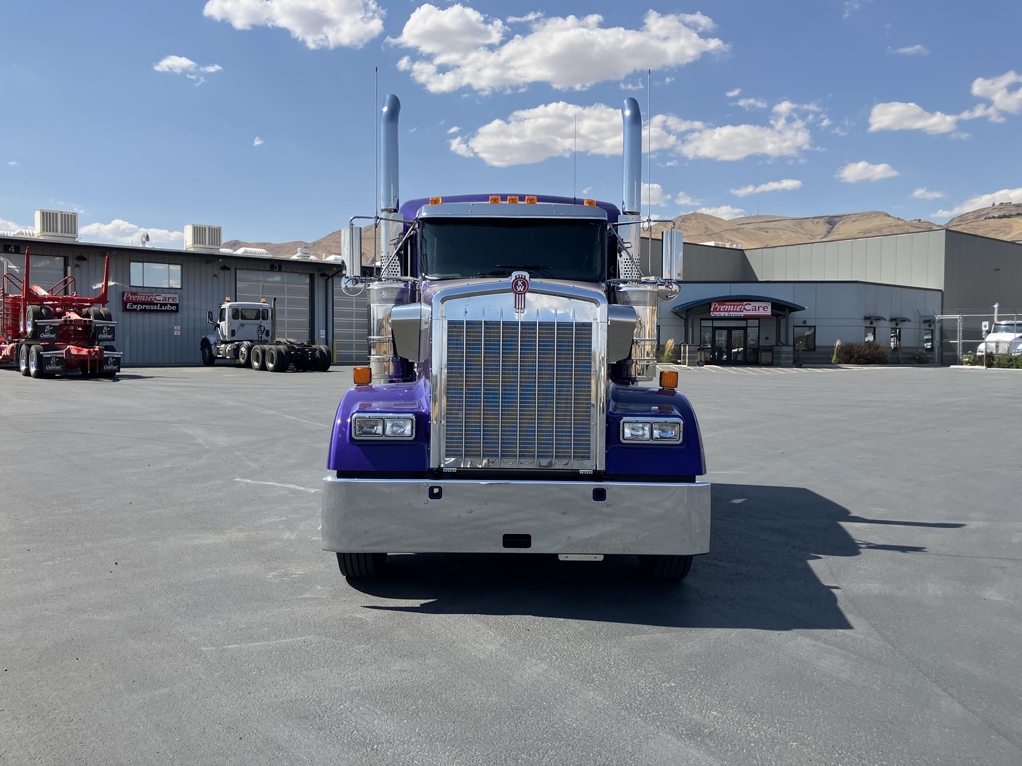 2026 Kenworth W900L - image 4 of 6