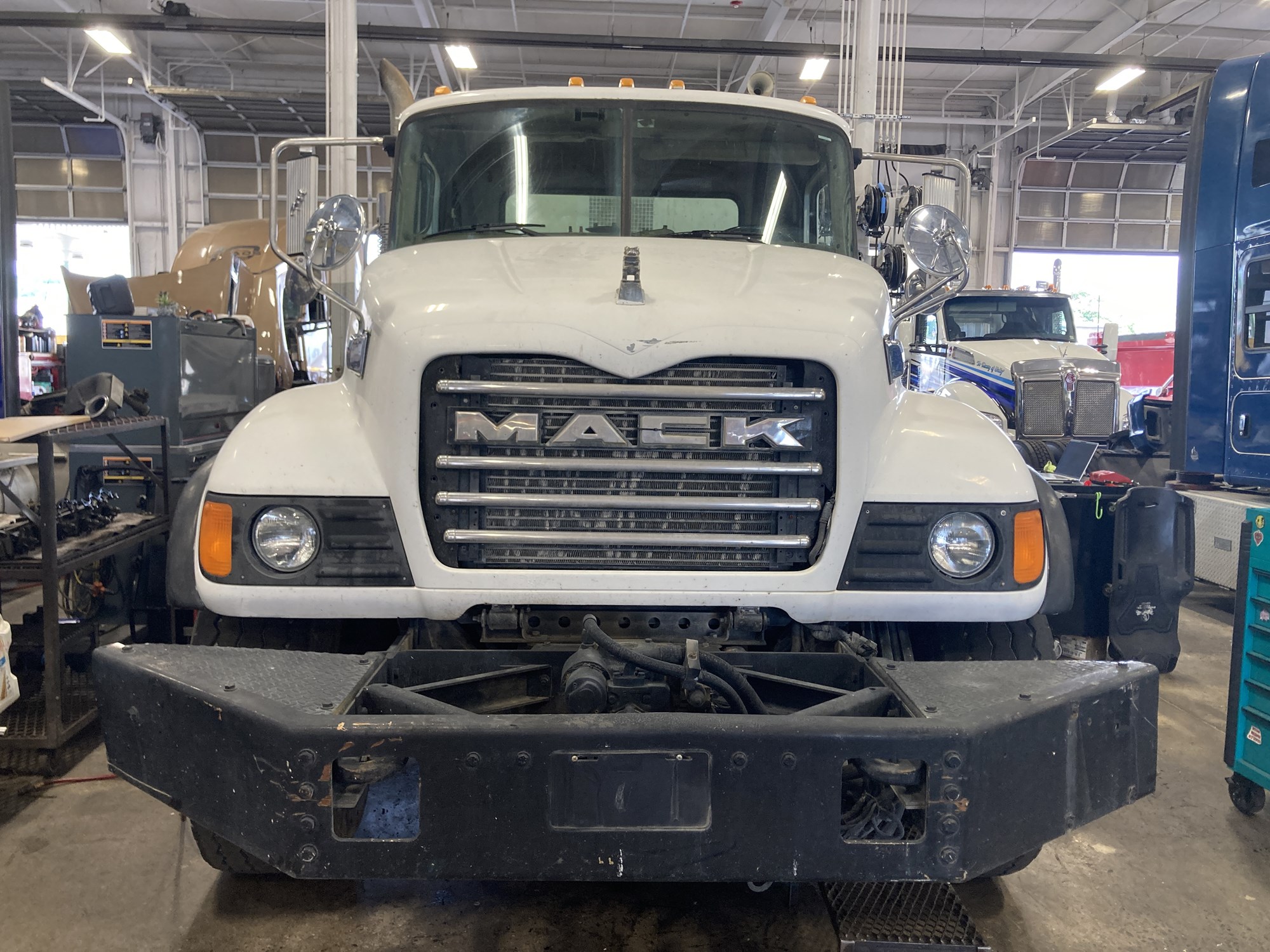 2003 Mack Granite - image 2 of 6