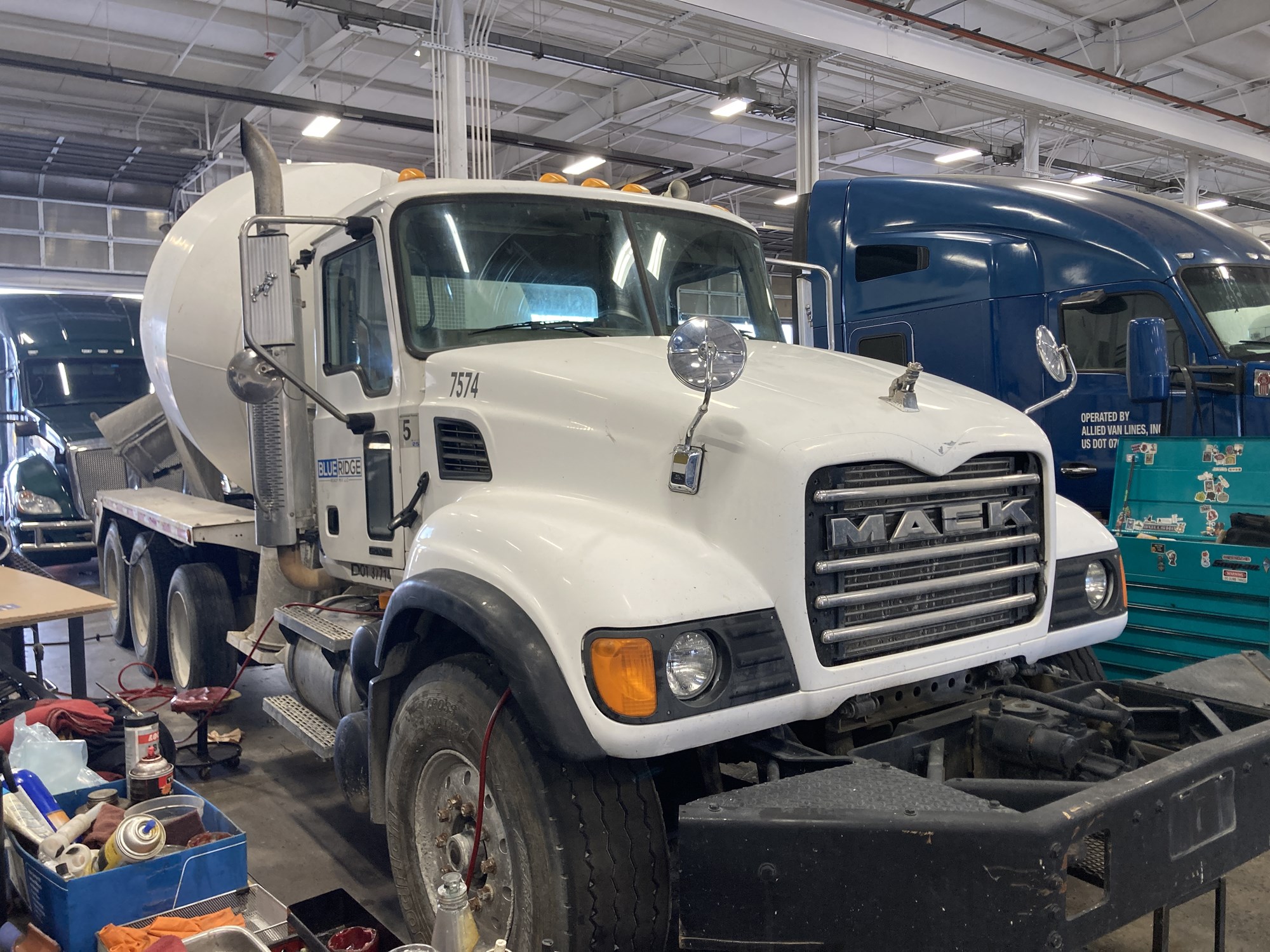 2003 Mack Granite - image 3 of 6