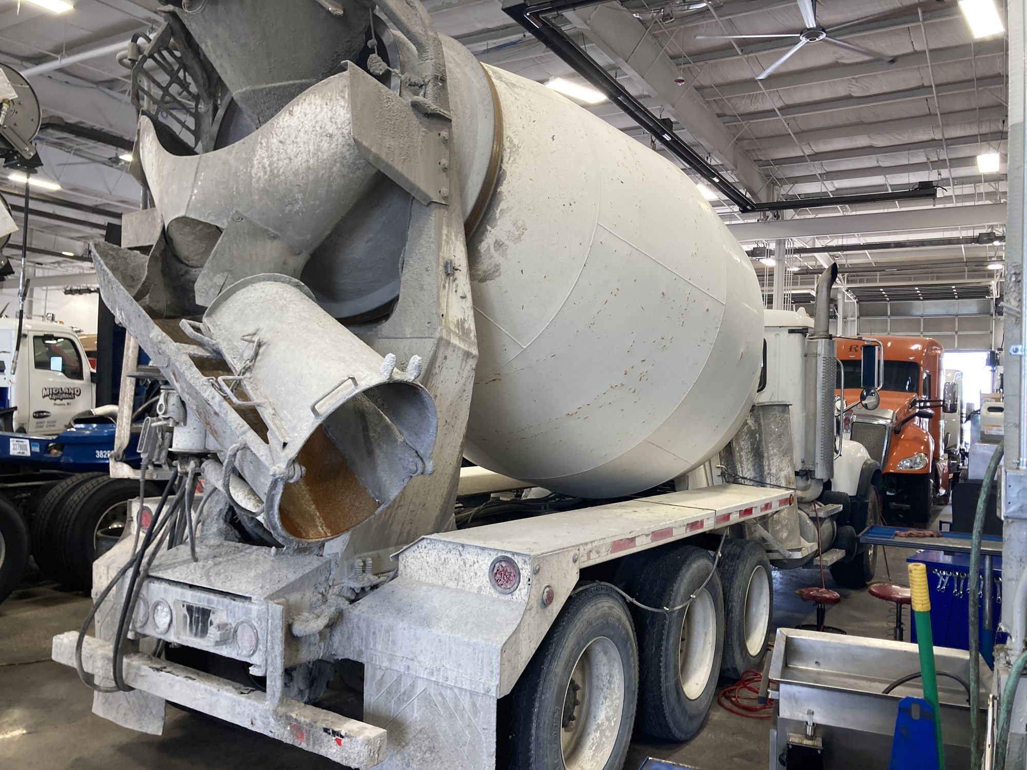 2003 Mack Granite - image 4 of 6