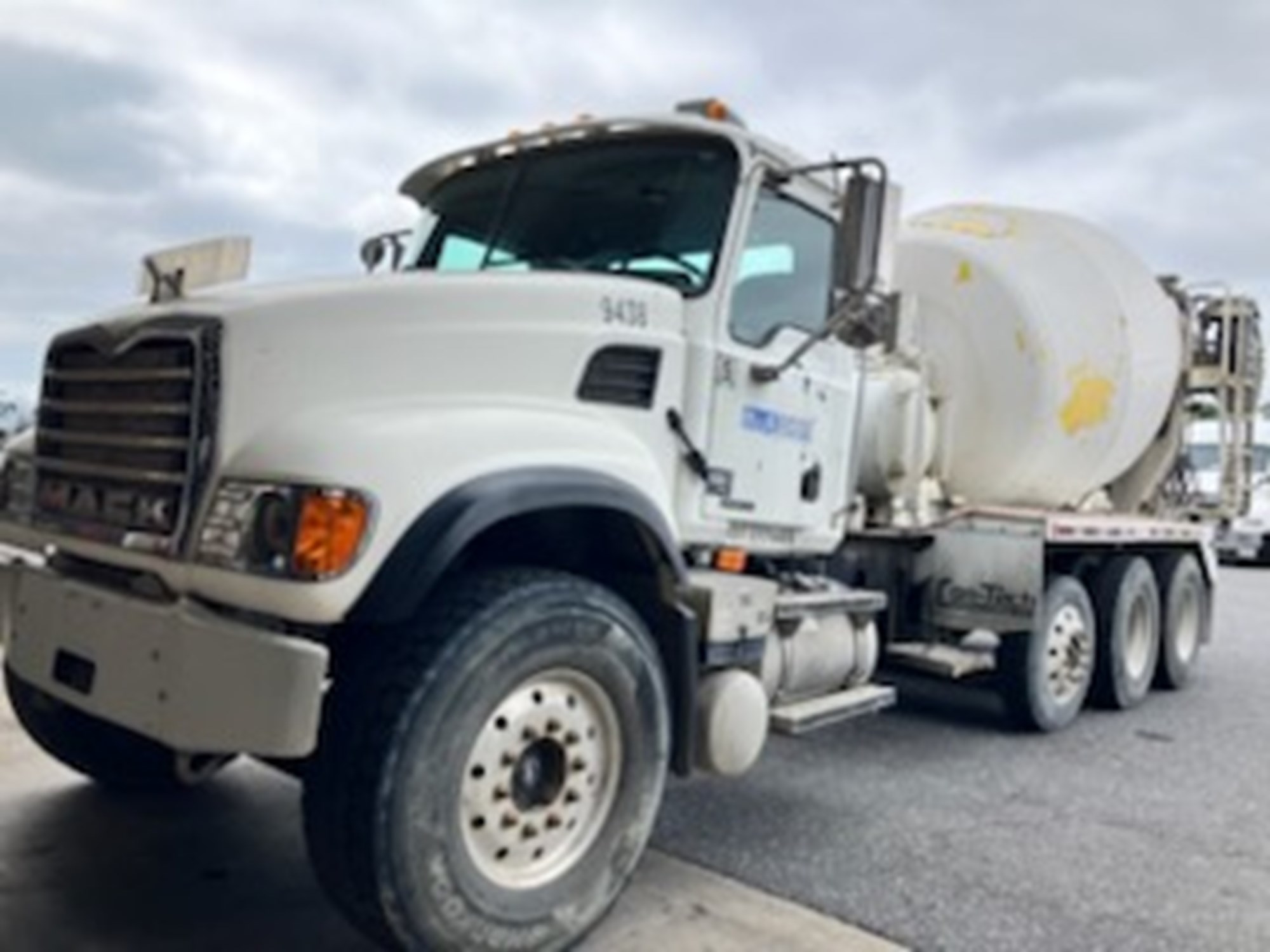 2006 Mack Granite - image 1 of 6