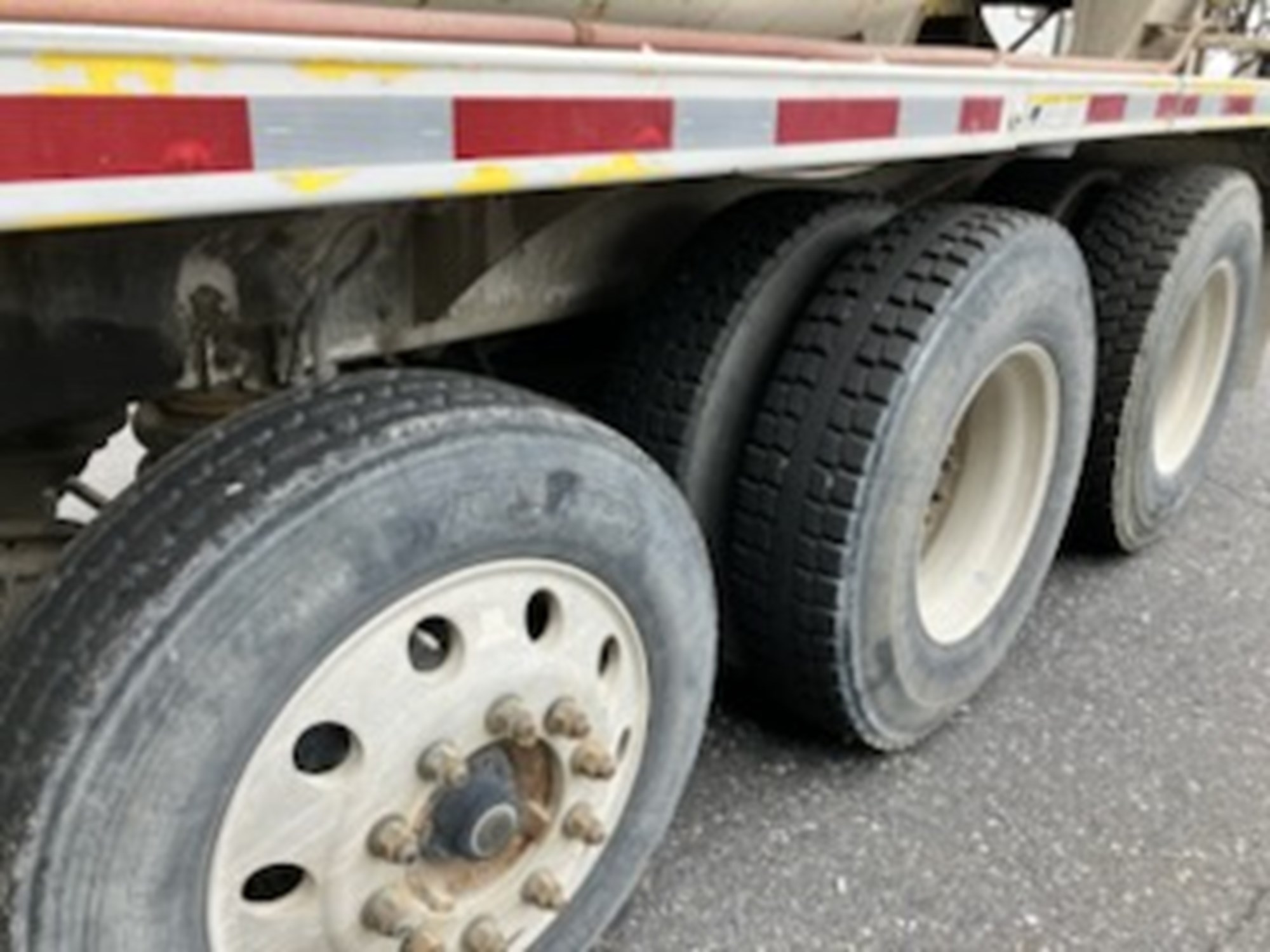 2006 Mack Granite - image 3 of 6