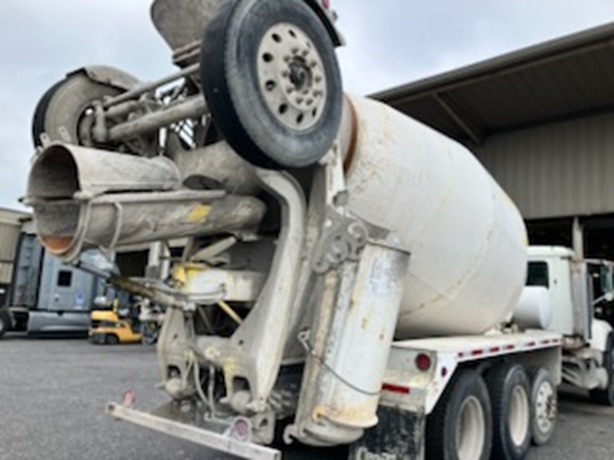 2006 Mack Granite - image 6 of 6