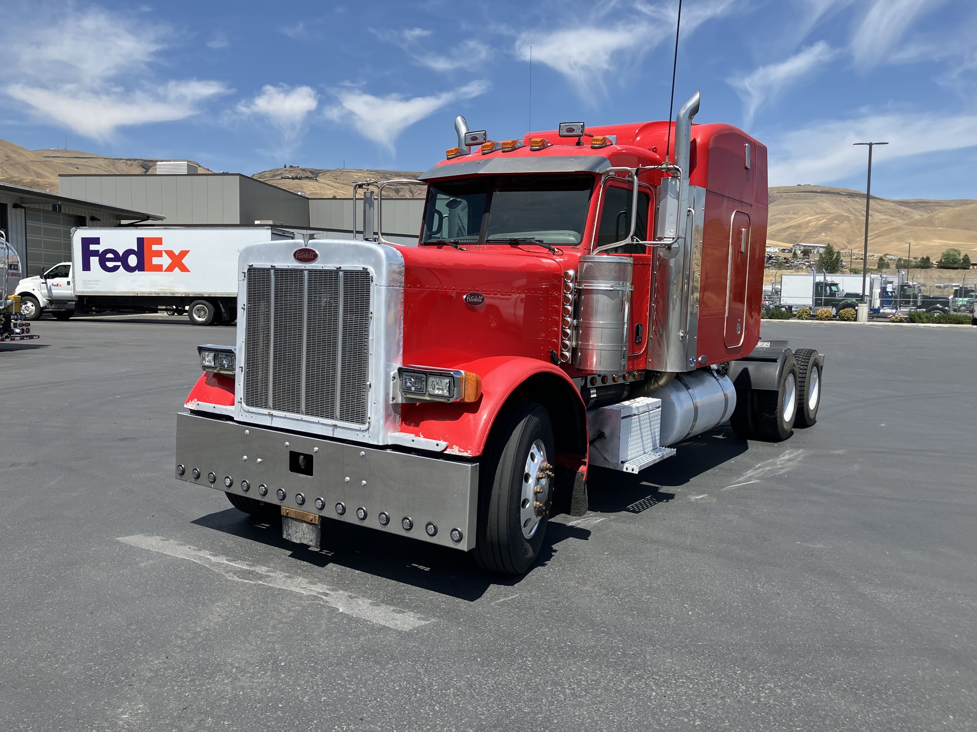 2007 Peterbilt 379 - image 1 of 6