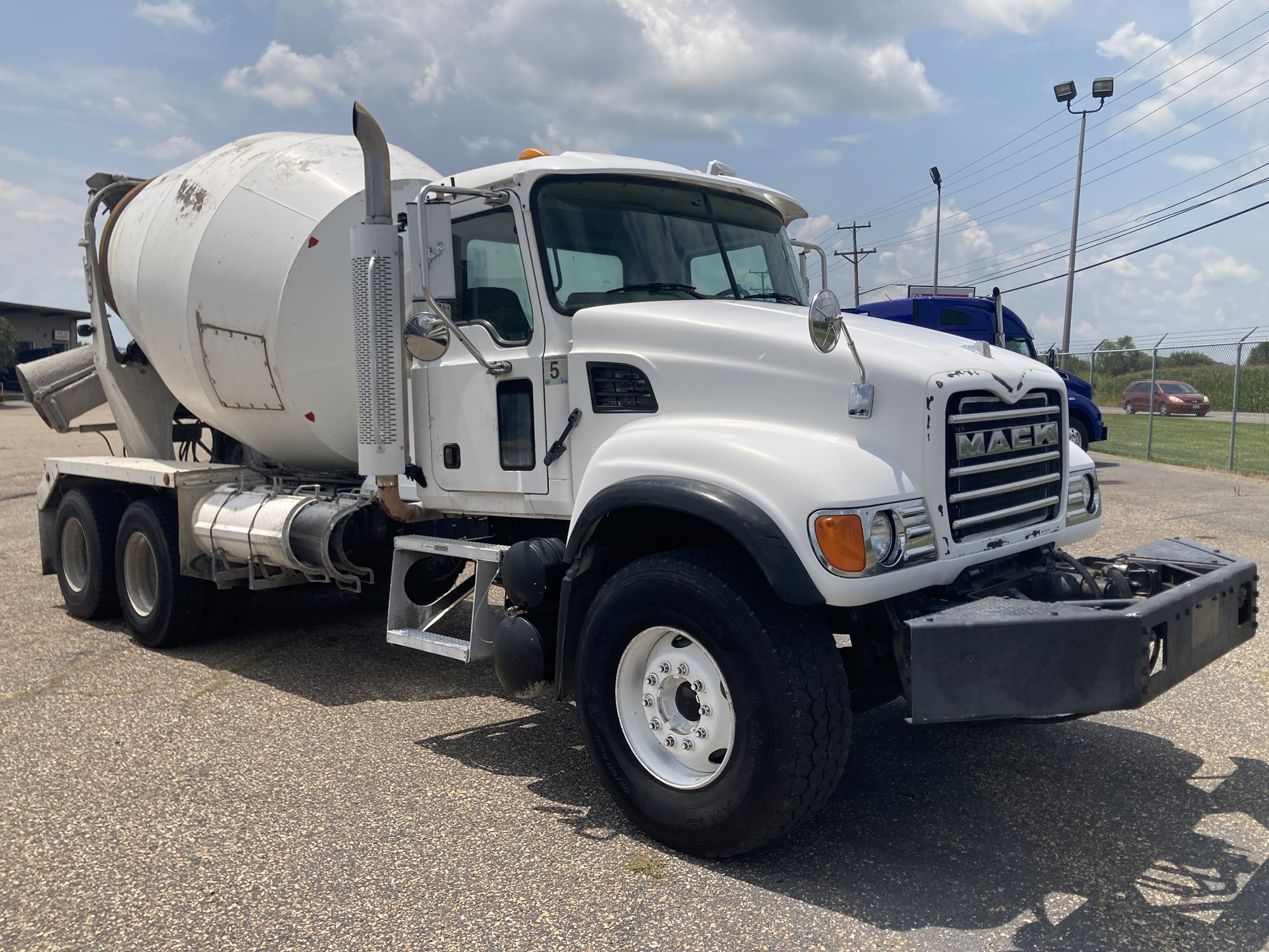 2007 Mack Granite - image 3 of 6