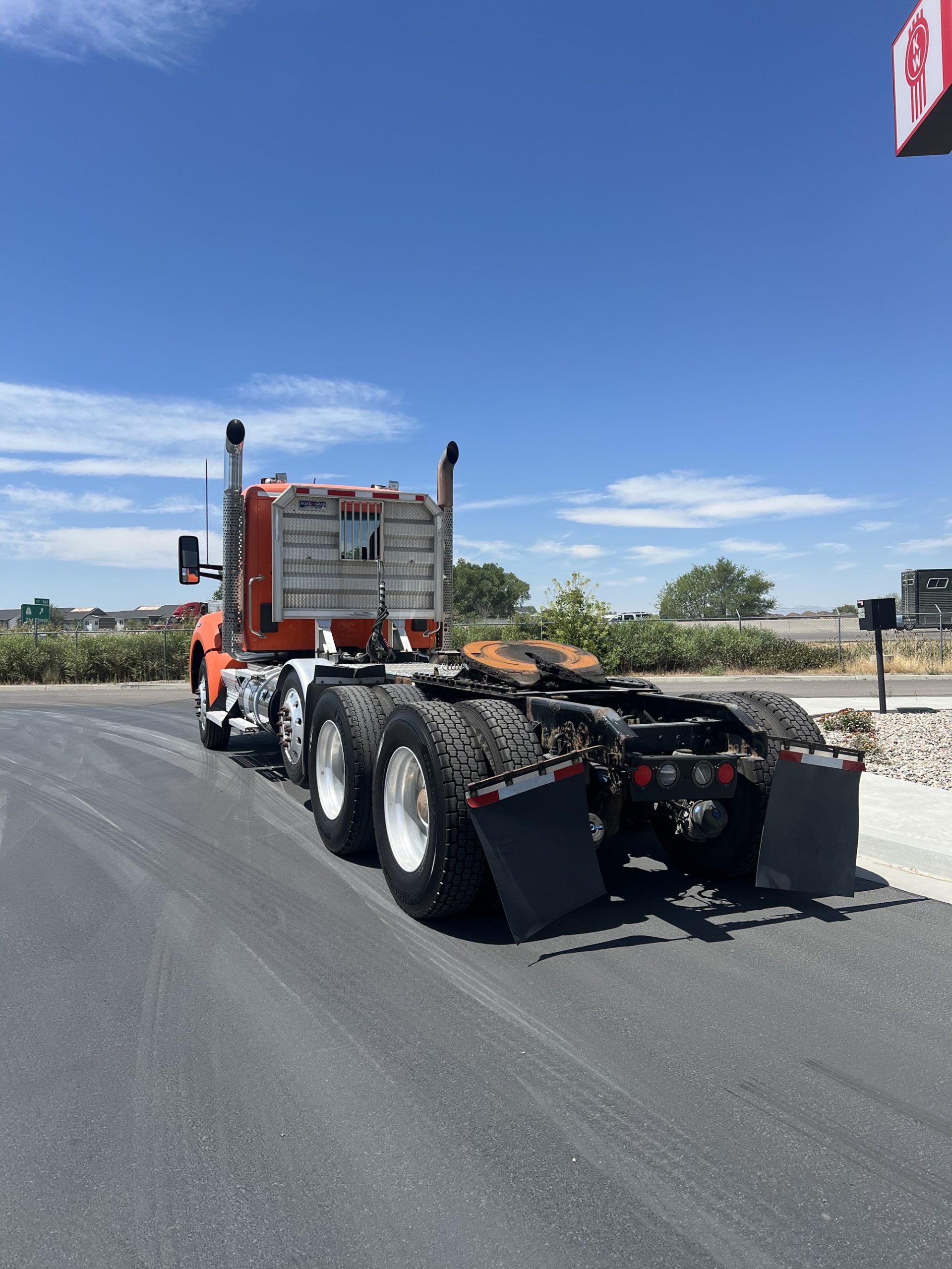 2014 Kenworth T880 - image 4 of 6