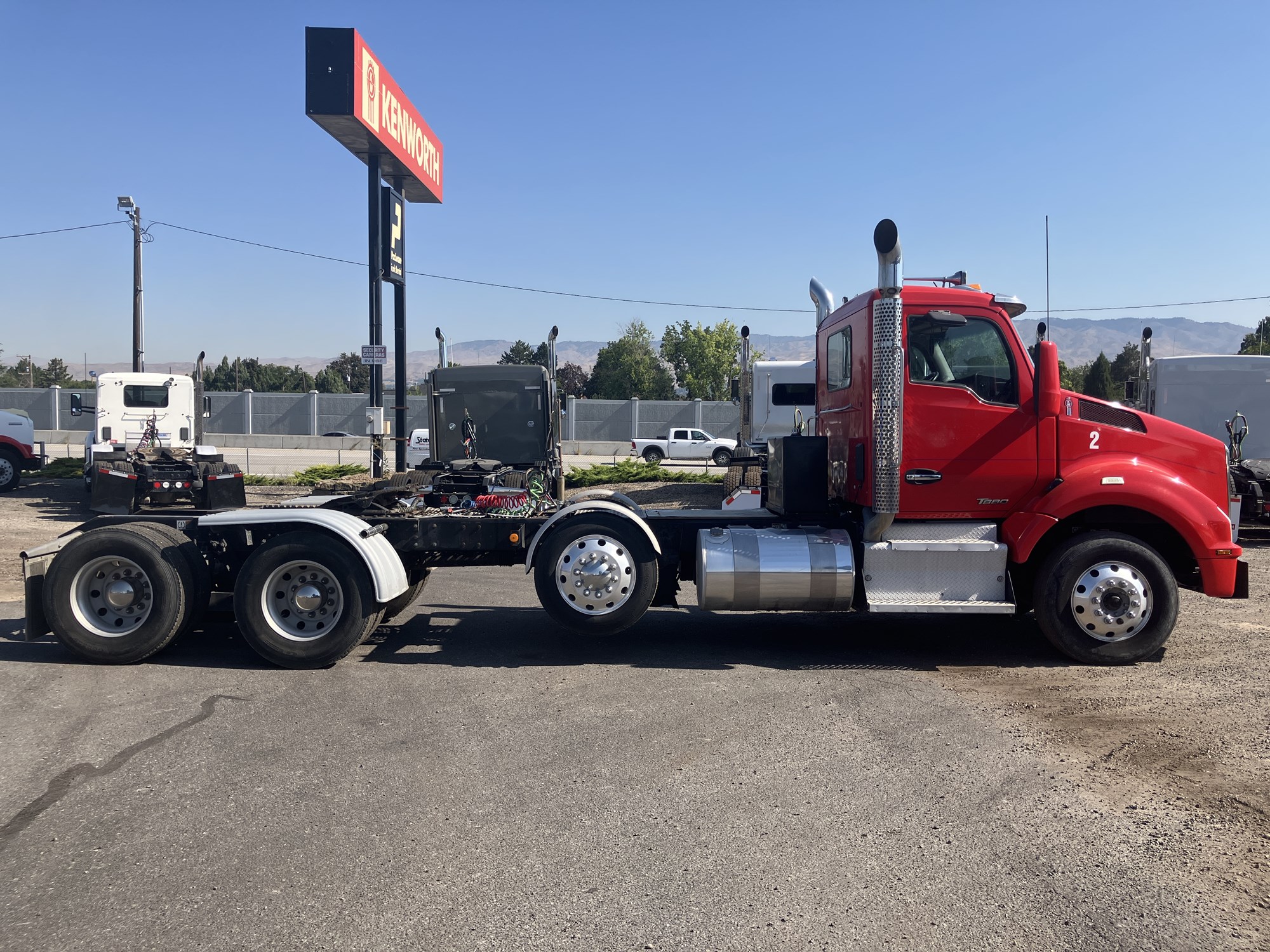 2016 Kenworth T880 - image 6 of 6