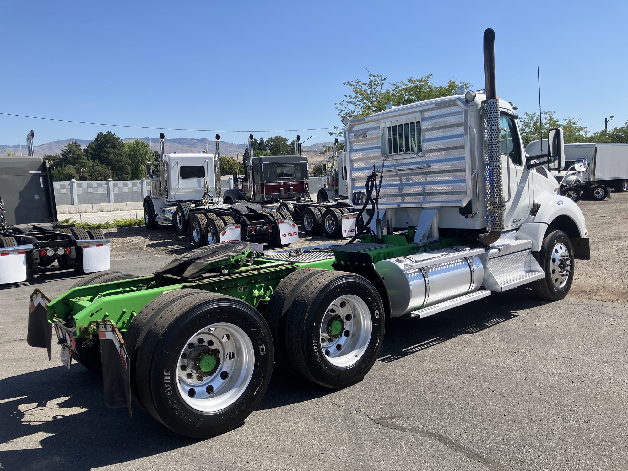 2018 Kenworth T880 - image 5 of 6