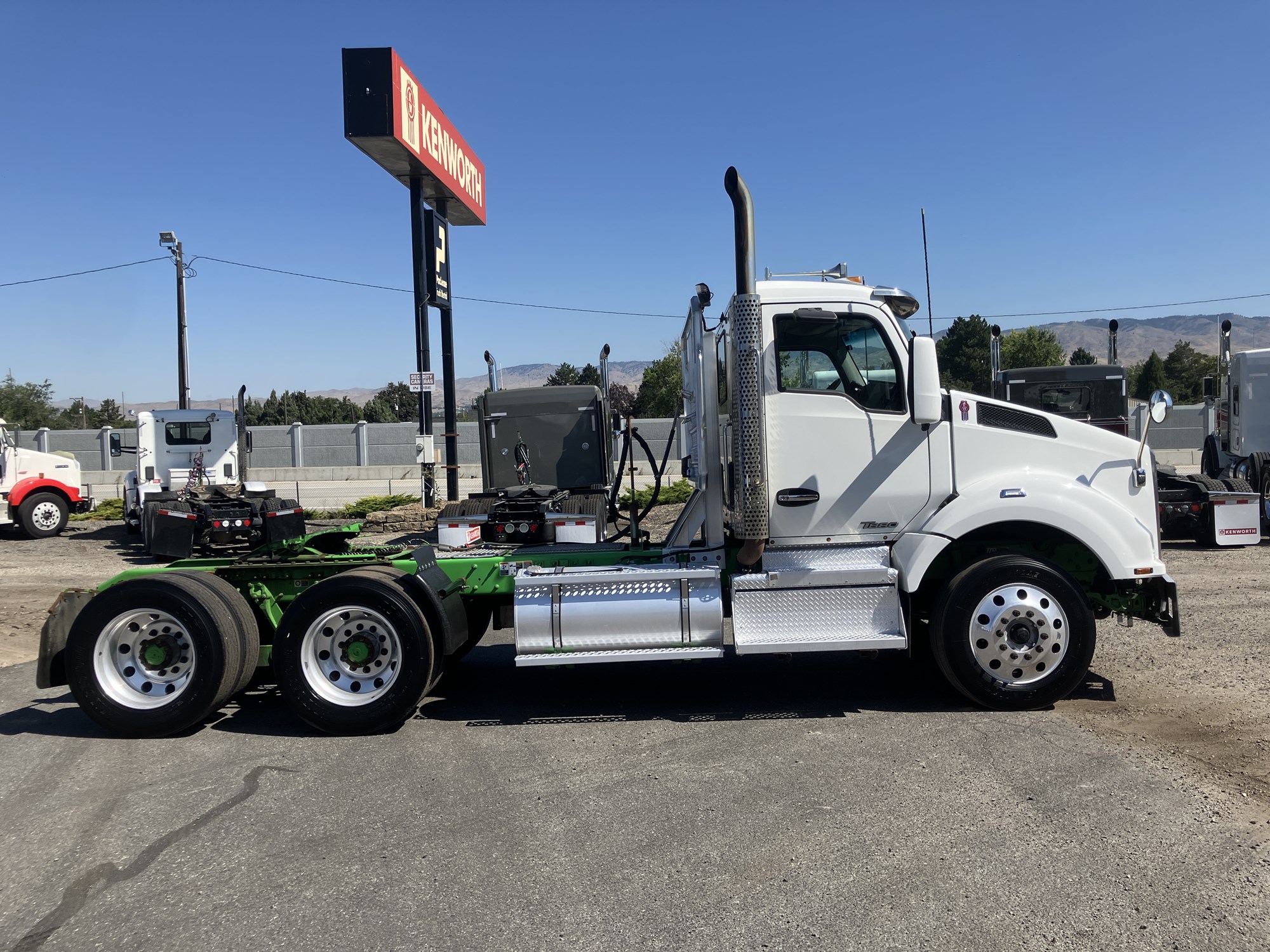 2018 Kenworth T880 - image 6 of 6