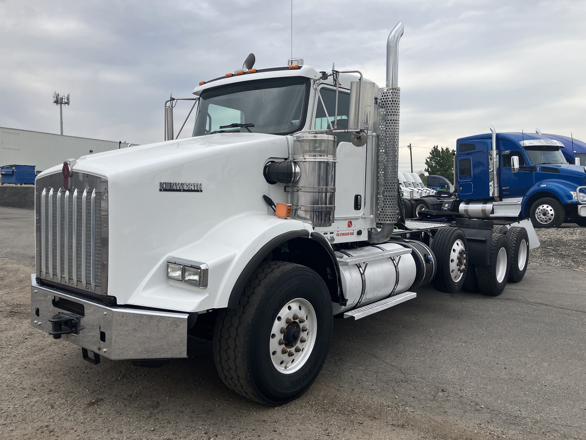 2018 Kenworth T800B - image 1 of 6