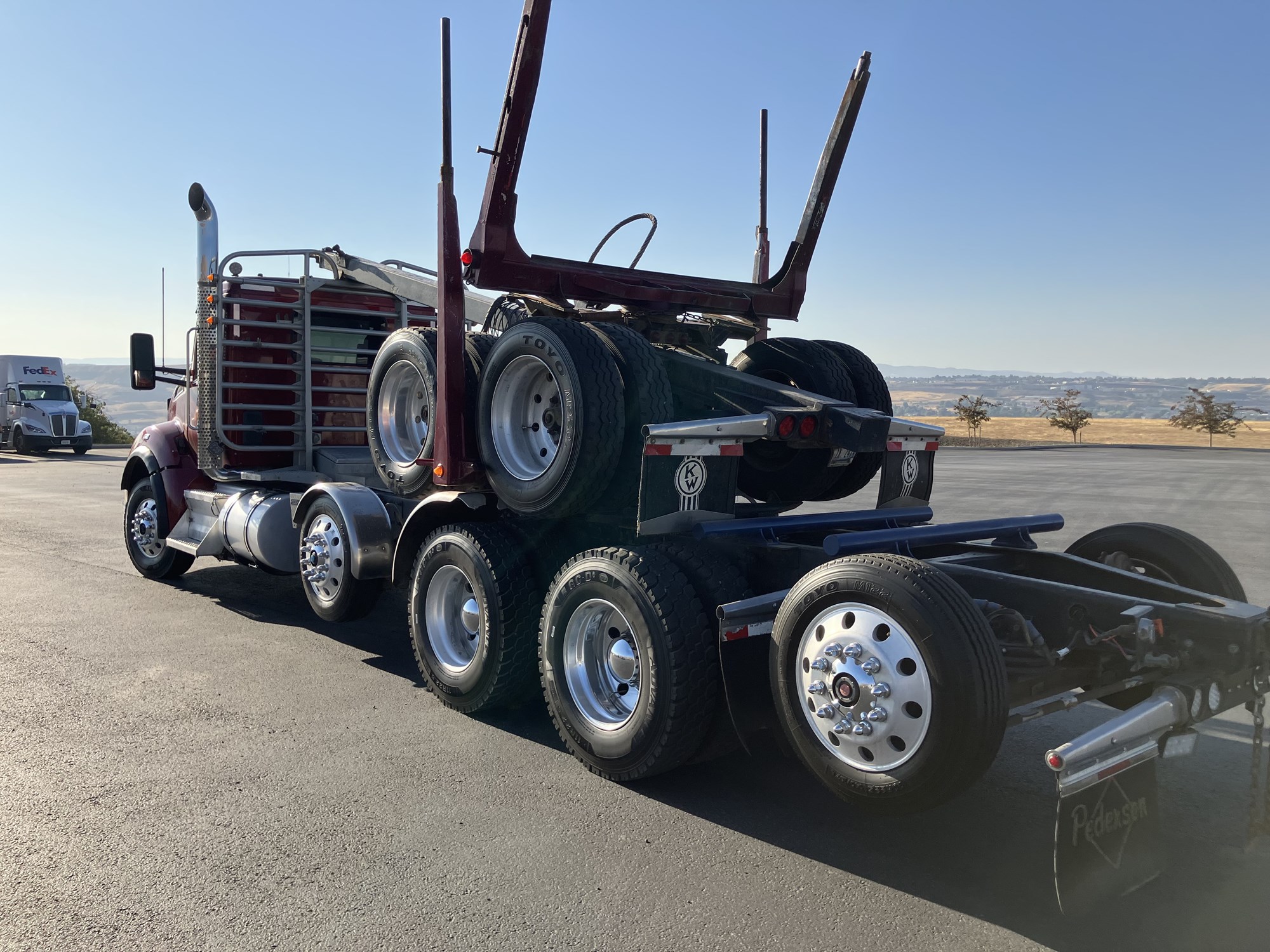 2018 Kenworth T880 - image 5 of 6