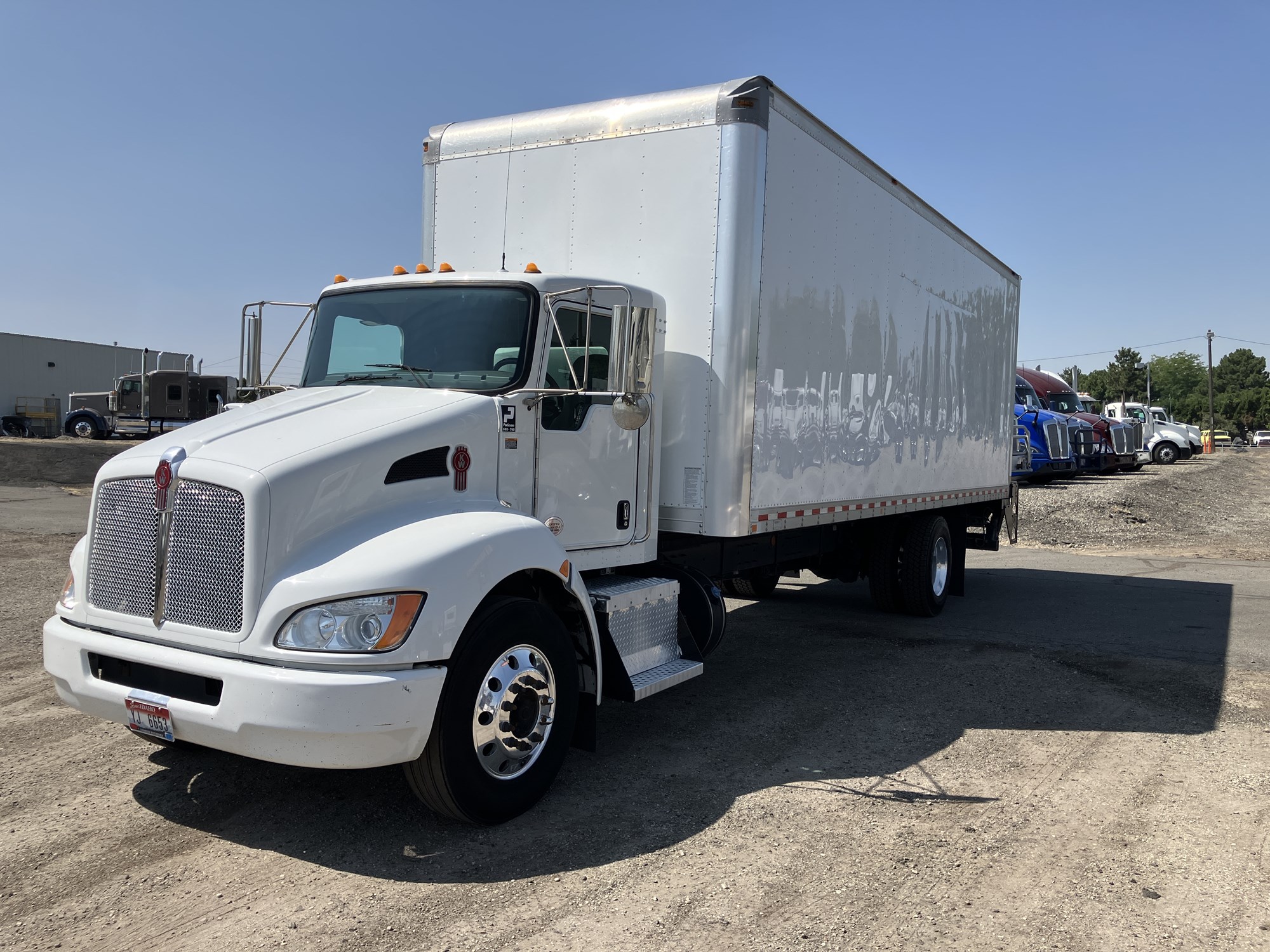 2018 Kenworth T270 - image 1 of 6