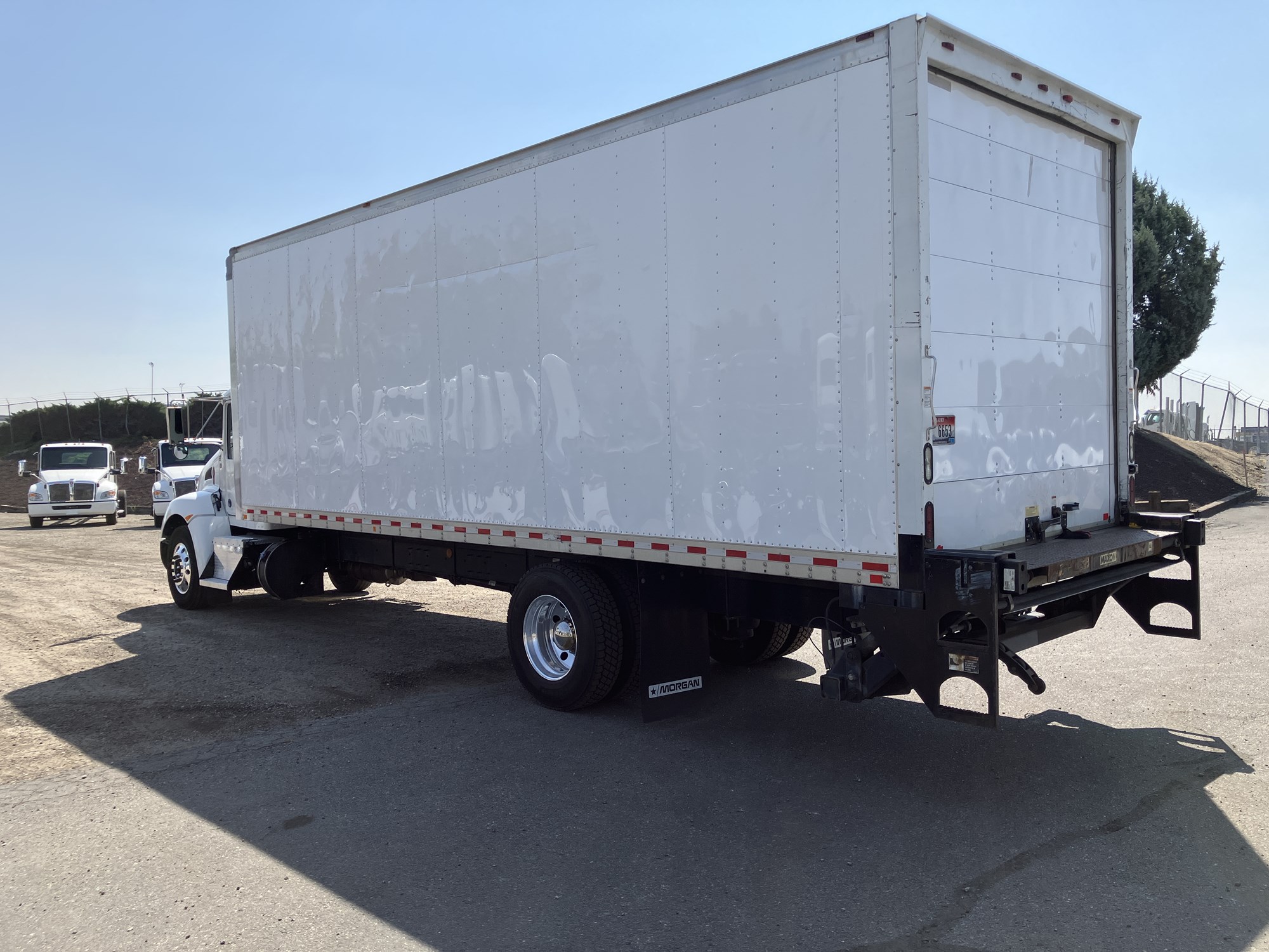 2018 Kenworth T270 - image 2 of 6