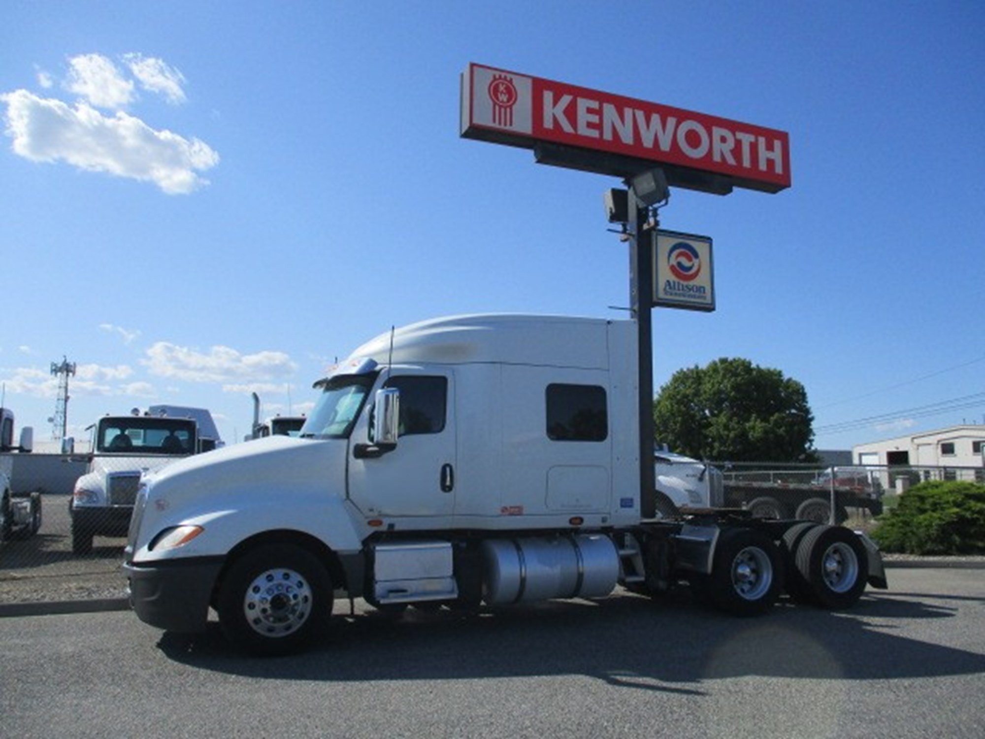 2018 International LT625 - image 1 of 6