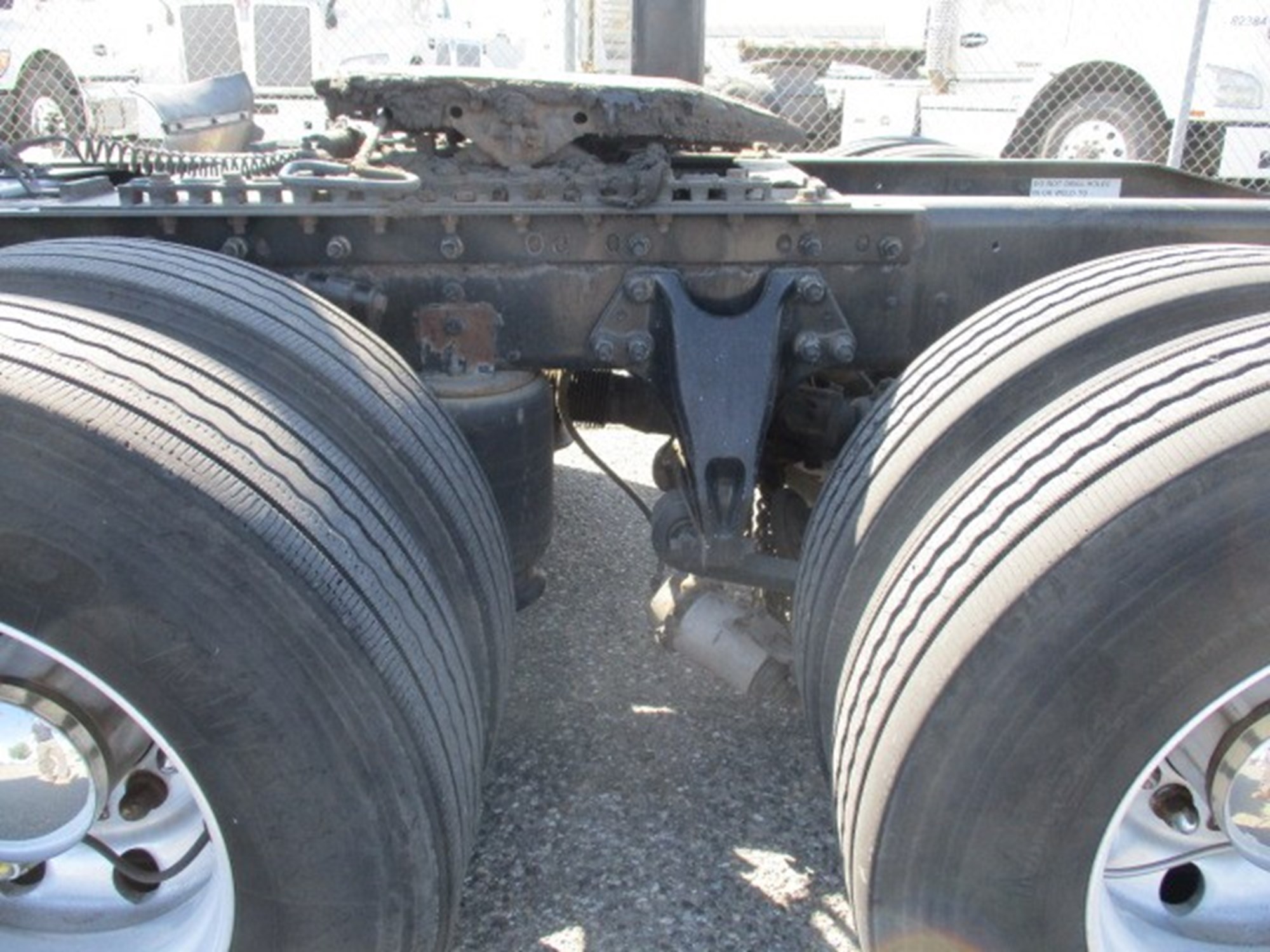 2018 International LT625 - image 6 of 6