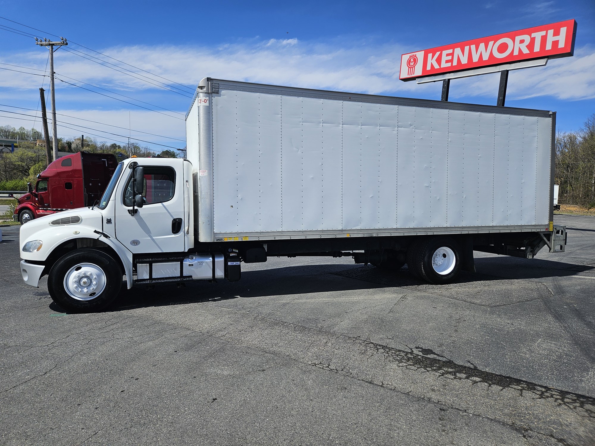 2019 FREIGHTLINER M2 - image 2 of 6