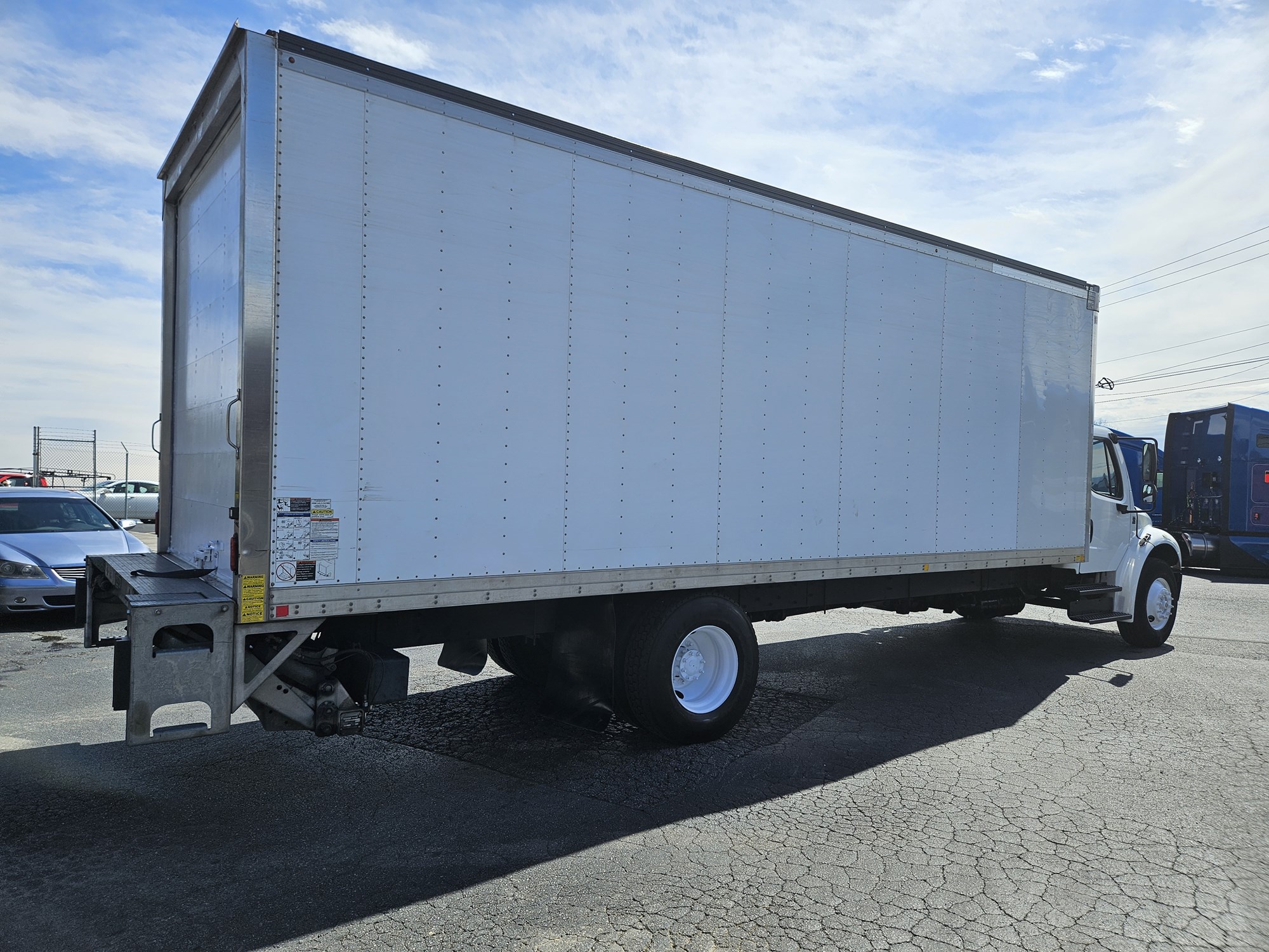 2019 FREIGHTLINER M2 - image 4 of 6