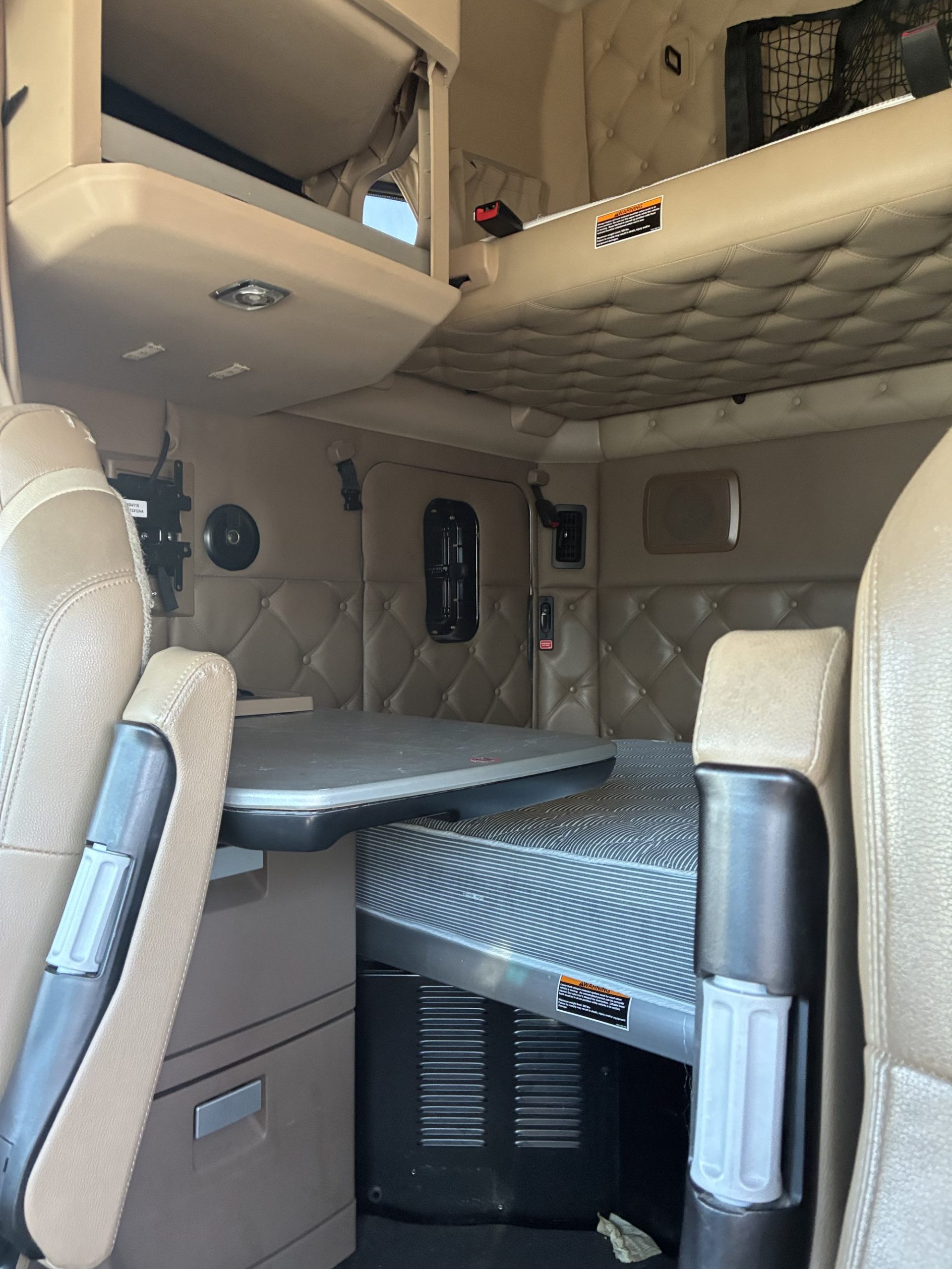 2019 Kenworth T680 - image 2 of 3